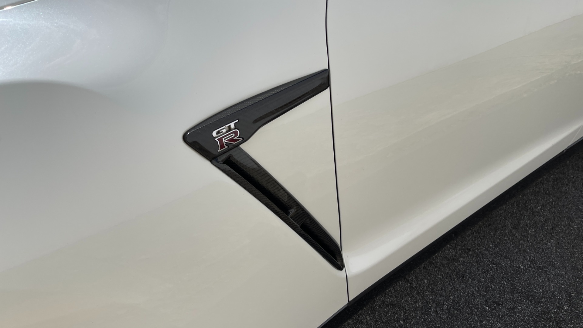 Used 2015 Nissan GT-R BLACK EDITION / APR WING / FULL BOLT ONS / COBB STAGE 2 / ALPHA COOLING / H for sale Sold at Formula Imports in Charlotte NC 28227 45