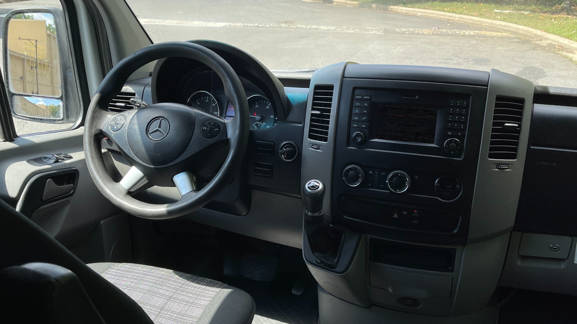Used 2017 Mercedes-Benz SPRINTER CARGO VAN WORKER / DIESEL / AC / INSULATED / REAR AIR / BACKUP CAMERA / CLOTH SEATS / for sale $16,999 at Formula Imports in Charlotte NC 28227 18