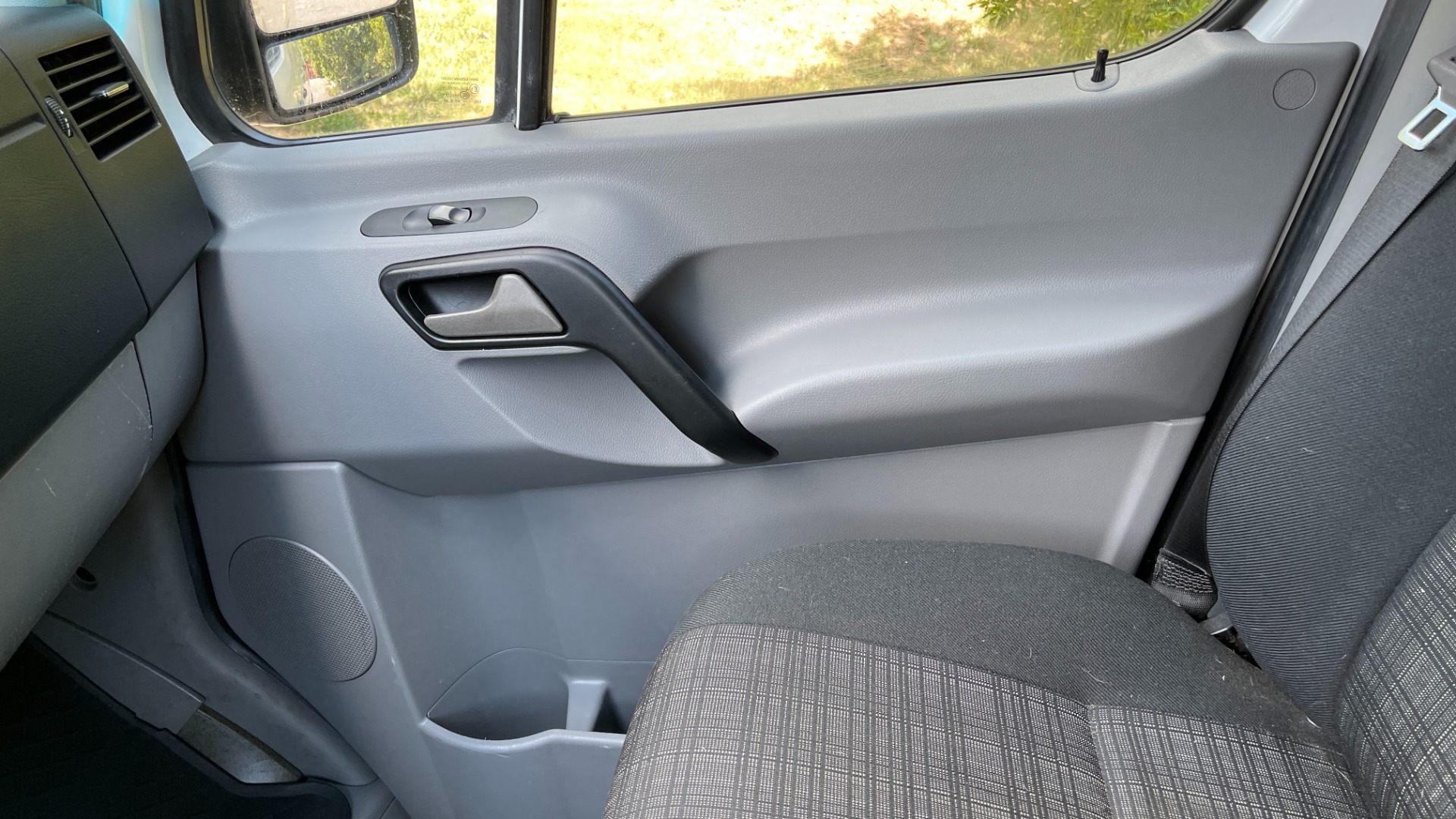 Used 2017 Mercedes-Benz SPRINTER CARGO VAN WORKER / DIESEL / AC / INSULATED / REAR AIR / BACKUP CAMERA / CLOTH SEATS / for sale $16,999 at Formula Imports in Charlotte NC 28227 22