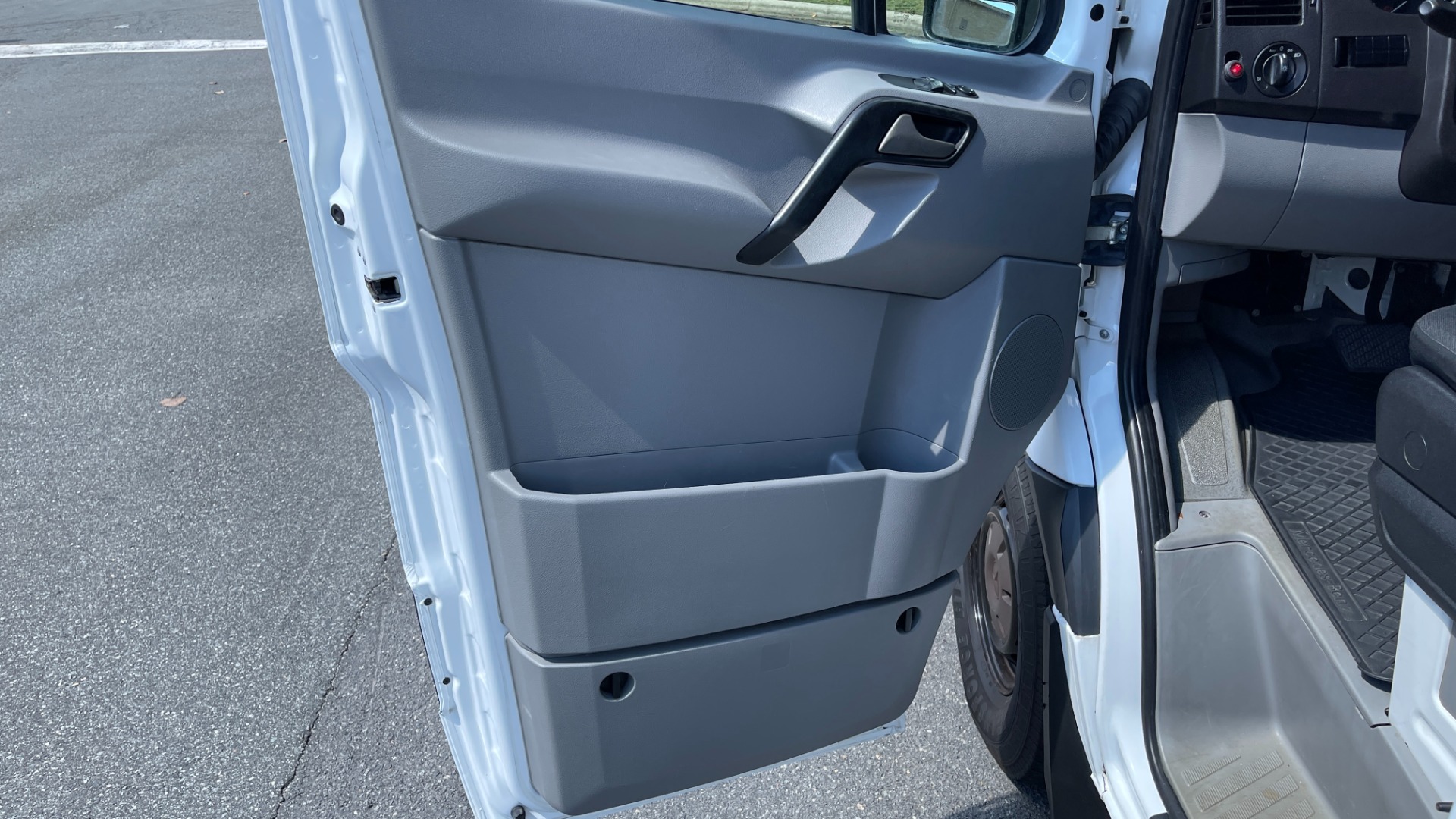 Used 2017 Mercedes-Benz SPRINTER CARGO VAN WORKER / DIESEL / AC / INSULATED / REAR AIR / BACKUP CAMERA / CLOTH SEATS / for sale Sold at Formula Imports in Charlotte NC 28227 28