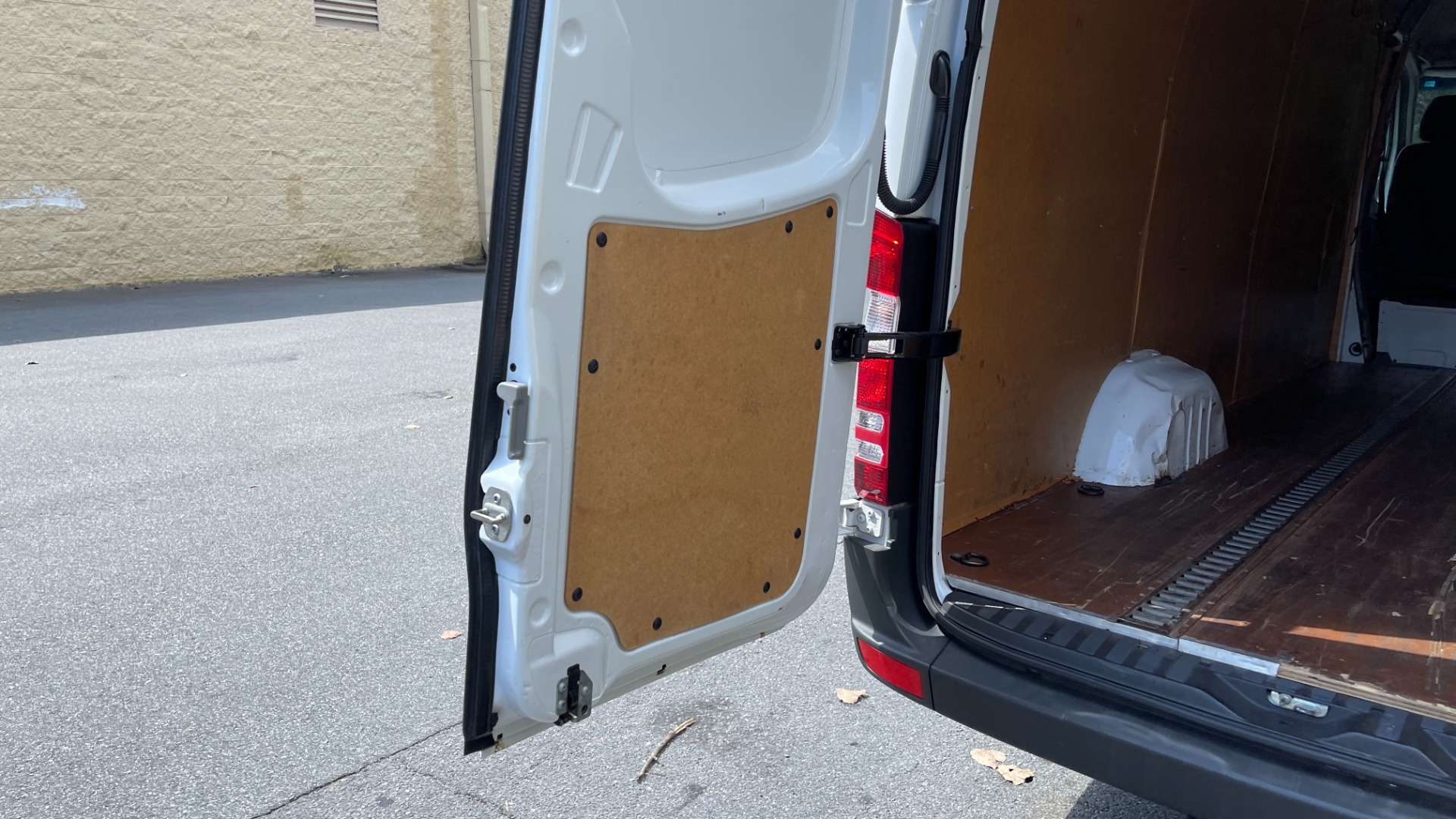 Used 2017 Mercedes-Benz SPRINTER CARGO VAN WORKER / DIESEL / AC / INSULATED / REAR AIR / BACKUP CAMERA / CLOTH SEATS / for sale $16,999 at Formula Imports in Charlotte NC 28227 42