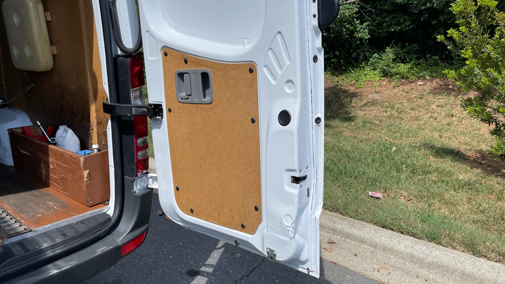 Used 2017 Mercedes-Benz SPRINTER CARGO VAN WORKER / DIESEL / AC / INSULATED / REAR AIR / BACKUP CAMERA / CLOTH SEATS / for sale $16,999 at Formula Imports in Charlotte NC 28227 43