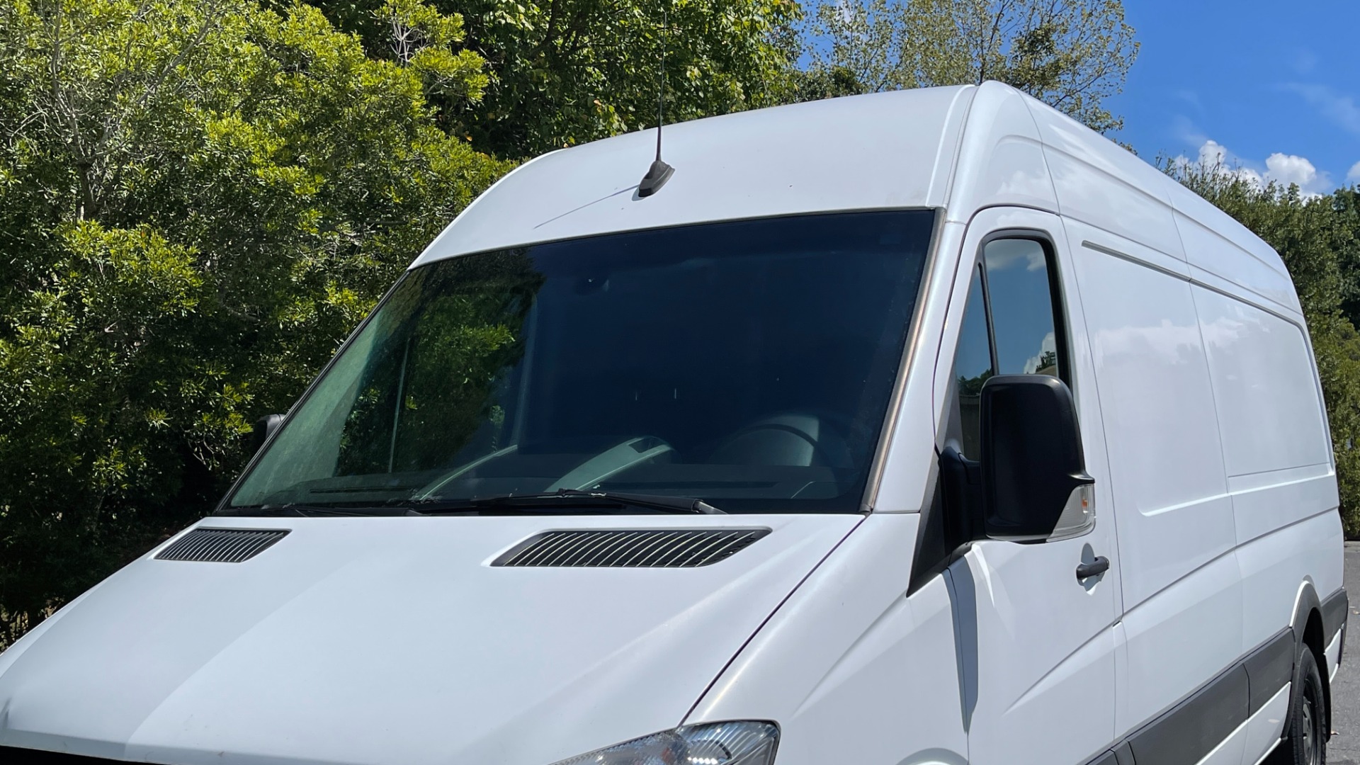 Used 2017 Mercedes-Benz SPRINTER CARGO VAN WORKER / DIESEL / AC / INSULATED / REAR AIR / BACKUP CAMERA / CLOTH SEATS / for sale $16,999 at Formula Imports in Charlotte NC 28227 49