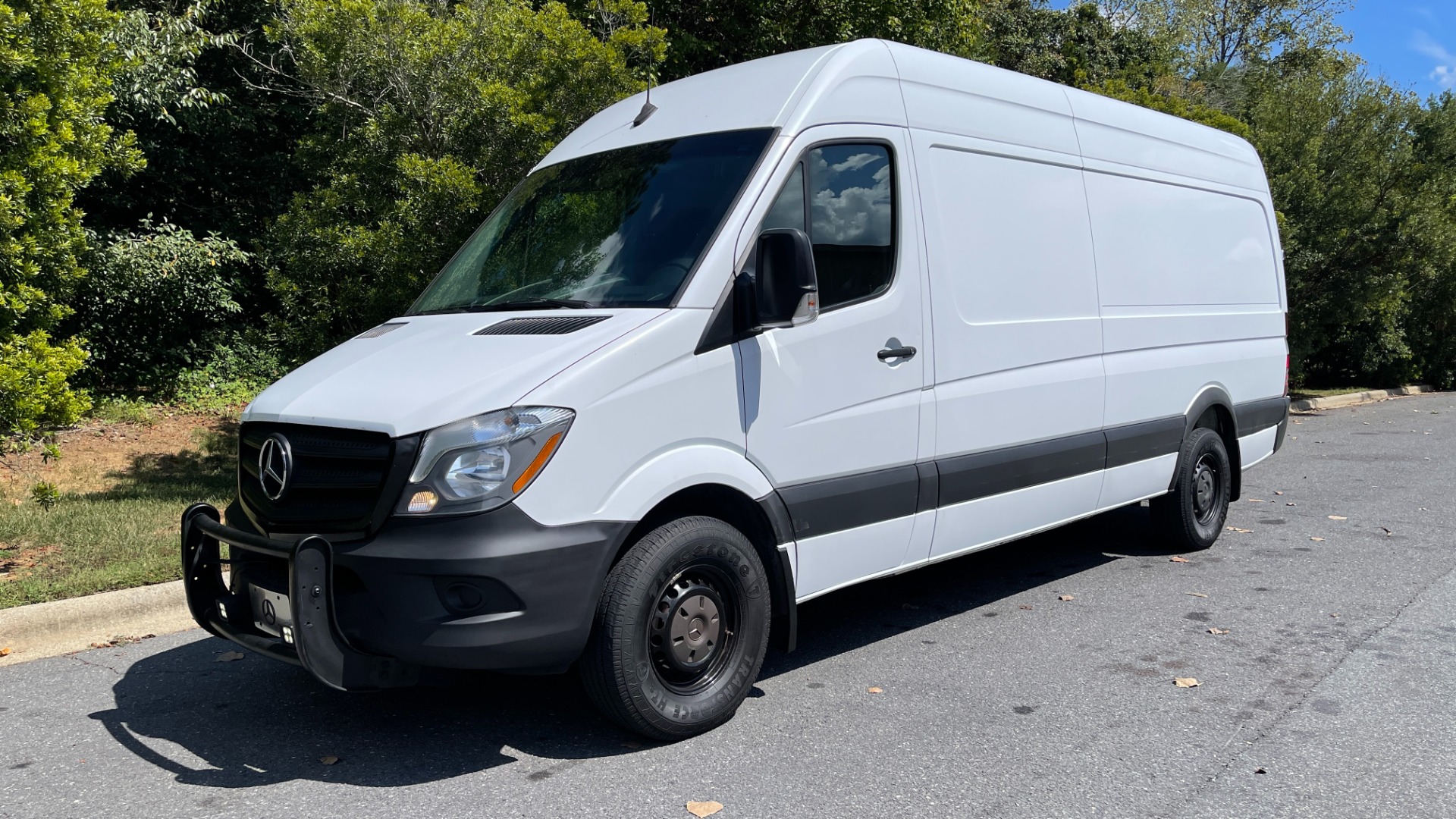 Used 2017 Mercedes-Benz SPRINTER CARGO VAN WORKER / DIESEL / AC / INSULATED / REAR AIR / BACKUP CAMERA / CLOTH SEATS / for sale $16,999 at Formula Imports in Charlotte NC 28227 1