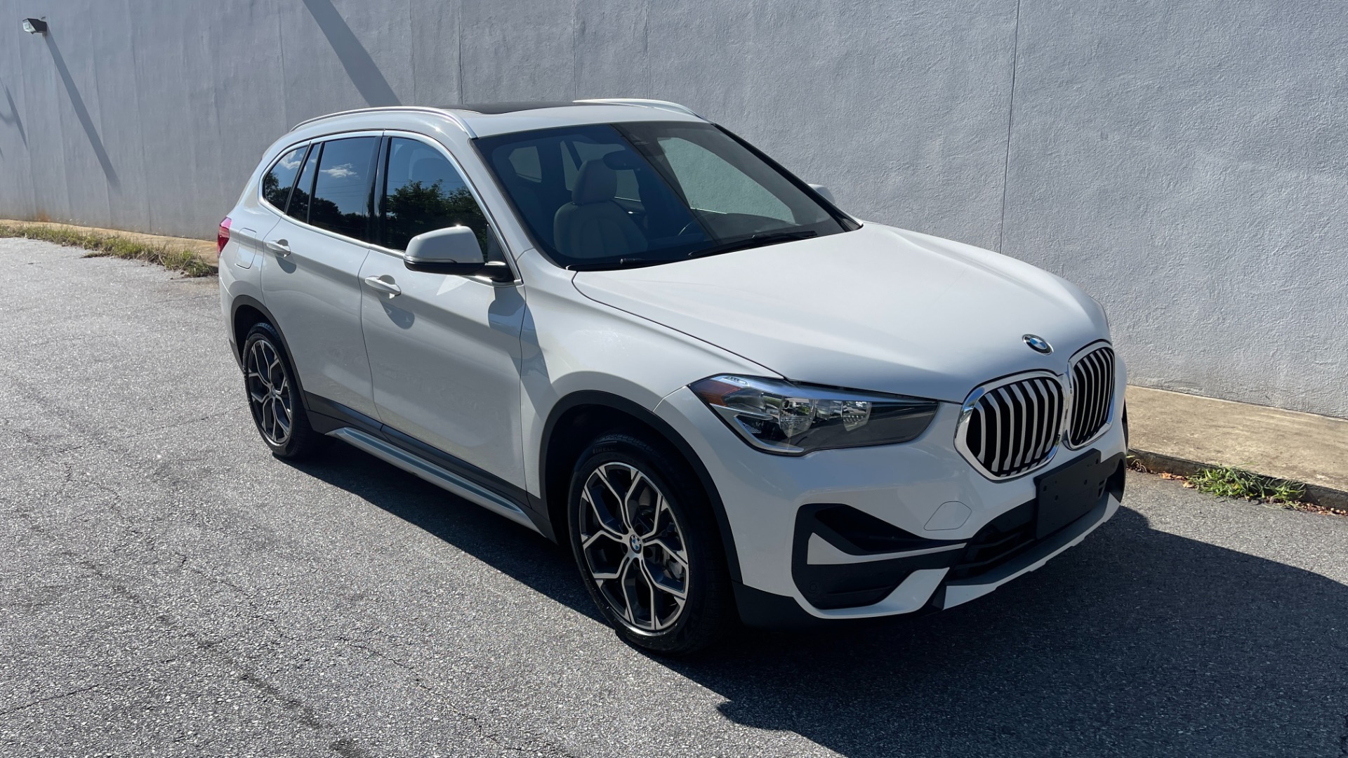 Used 2021 BMW X1 sDrive28i / CONVENIENCE PACKAGE / HEATED SEATS / HEATED STEERING / PARK DIS for sale $32,995 at Formula Imports in Charlotte NC 28227 2