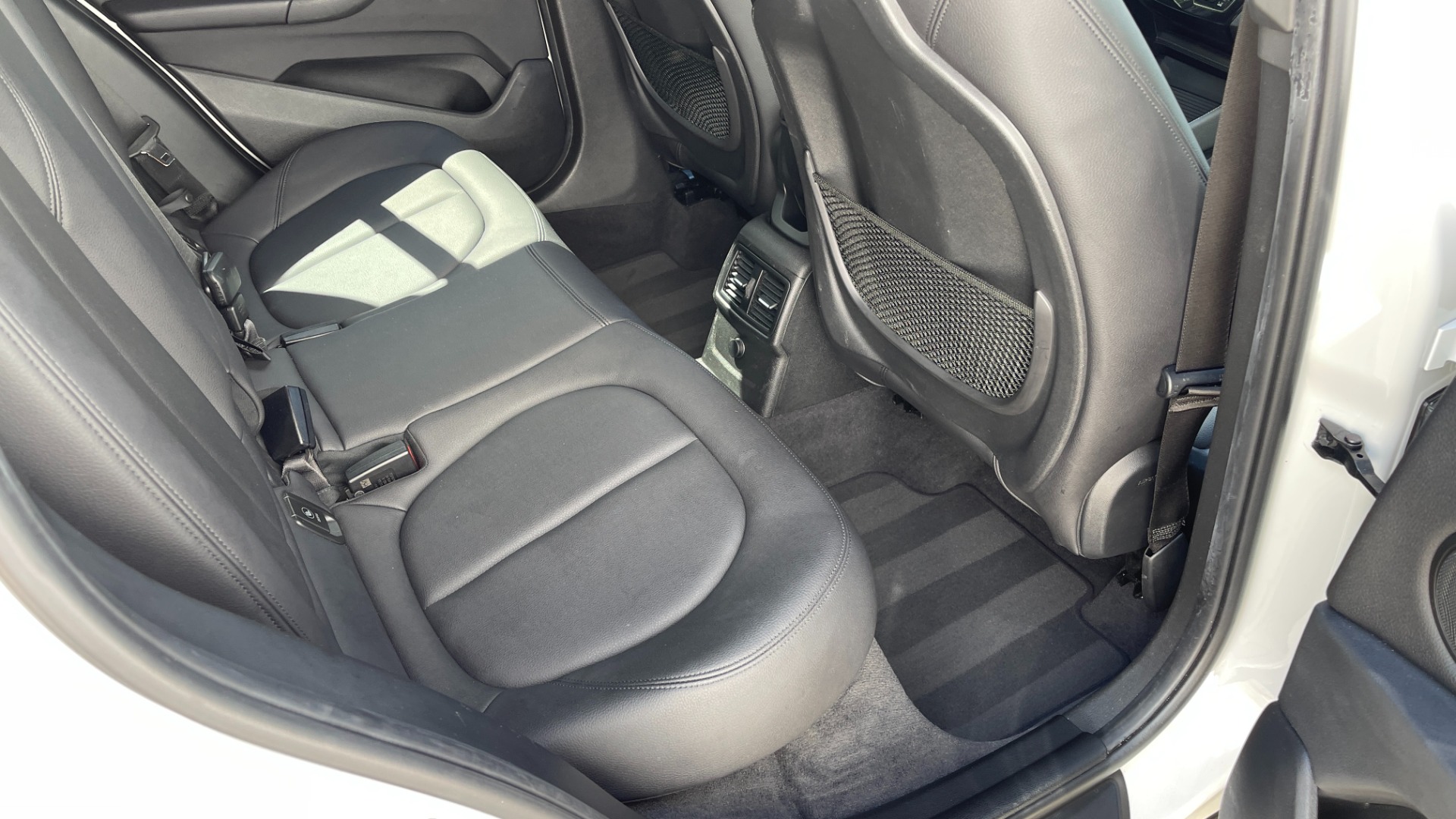 Used 2018 BMW X1 sDrive28i / PARK DISTANCE / BACKUP CAMERA / HEATED SEATS for sale $21,925 at Formula Imports in Charlotte NC 28227 17