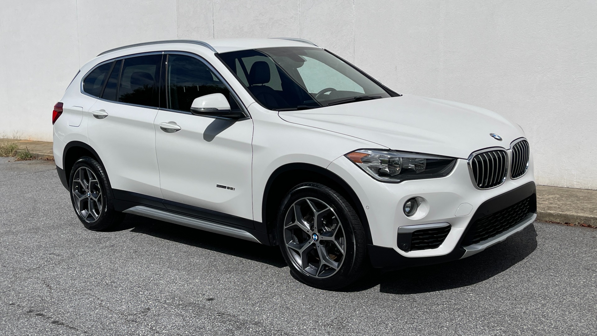 Used 2018 BMW X1 sDrive28i / PARK DISTANCE / BACKUP CAMERA / HEATED SEATS for sale $21,925 at Formula Imports in Charlotte NC 28227 2