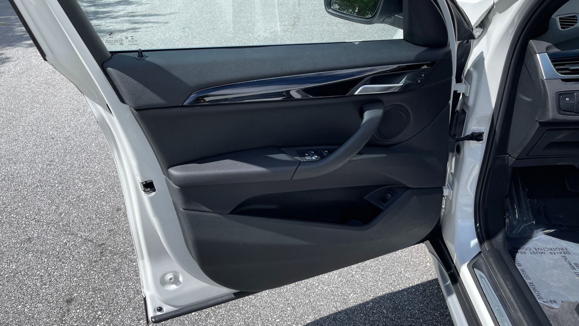 Used 2018 BMW X1 sDrive28i / PARK DISTANCE / BACKUP CAMERA / HEATED SEATS for sale $21,925 at Formula Imports in Charlotte NC 28227 27