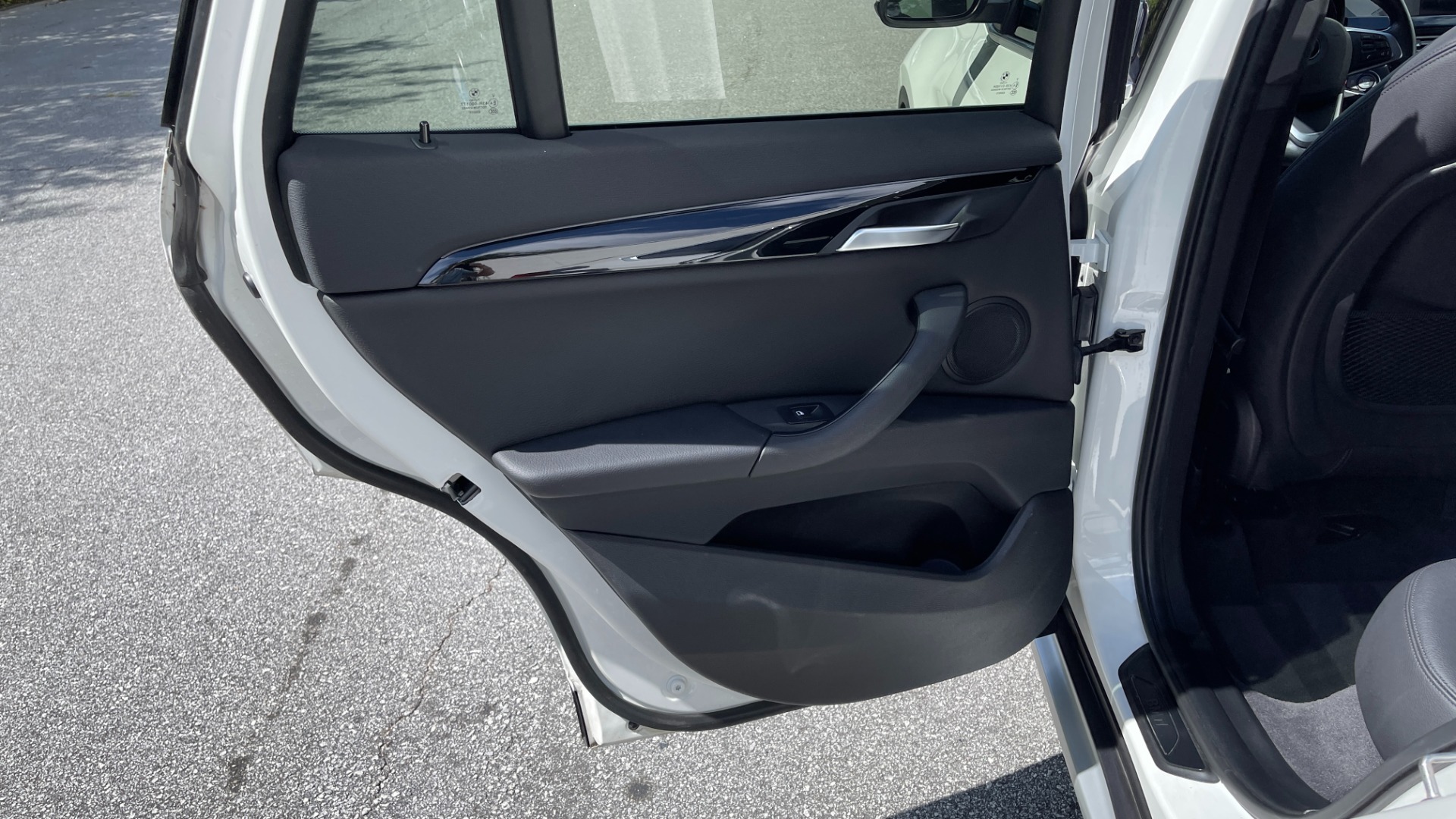 Used 2018 BMW X1 sDrive28i / PARK DISTANCE / BACKUP CAMERA / HEATED SEATS for sale $21,925 at Formula Imports in Charlotte NC 28227 31