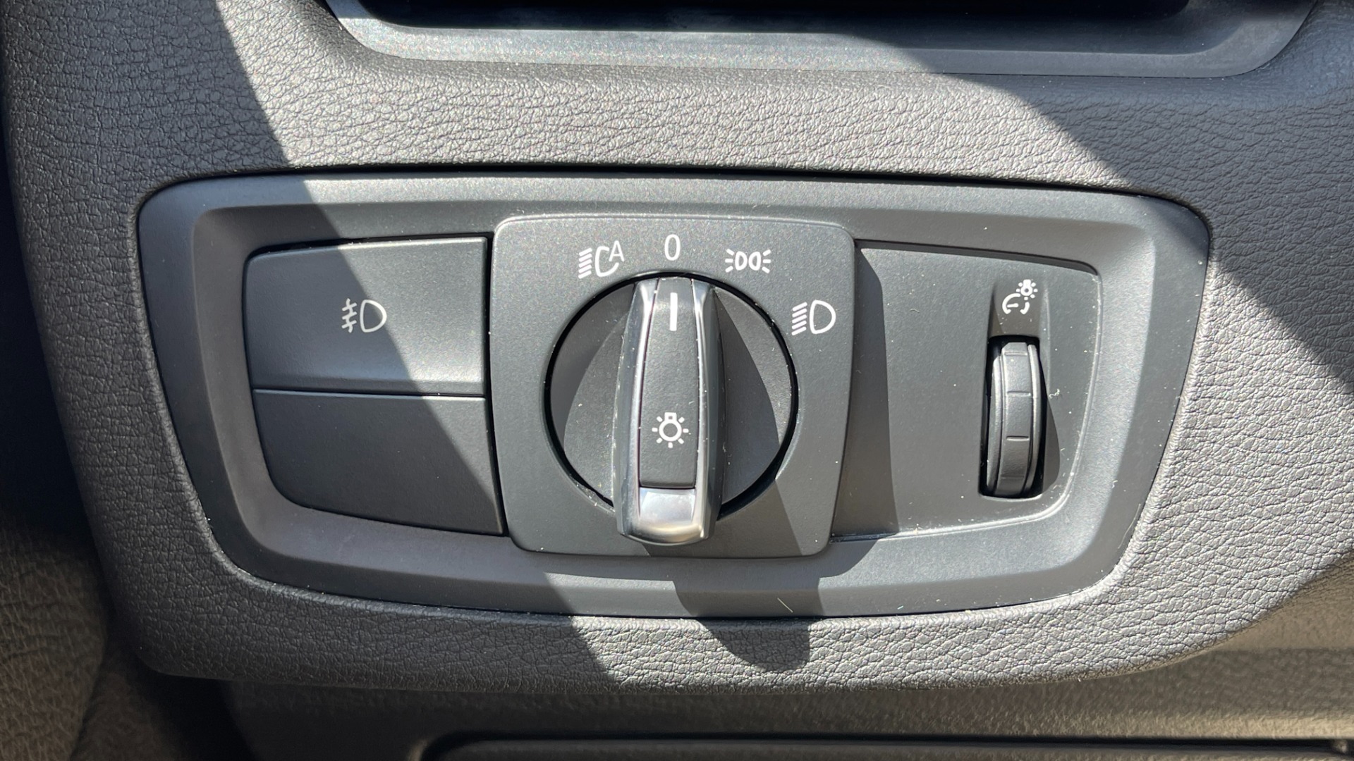 Used 2018 BMW X1 sDrive28i / PARK DISTANCE / BACKUP CAMERA / HEATED SEATS for sale $21,925 at Formula Imports in Charlotte NC 28227 34