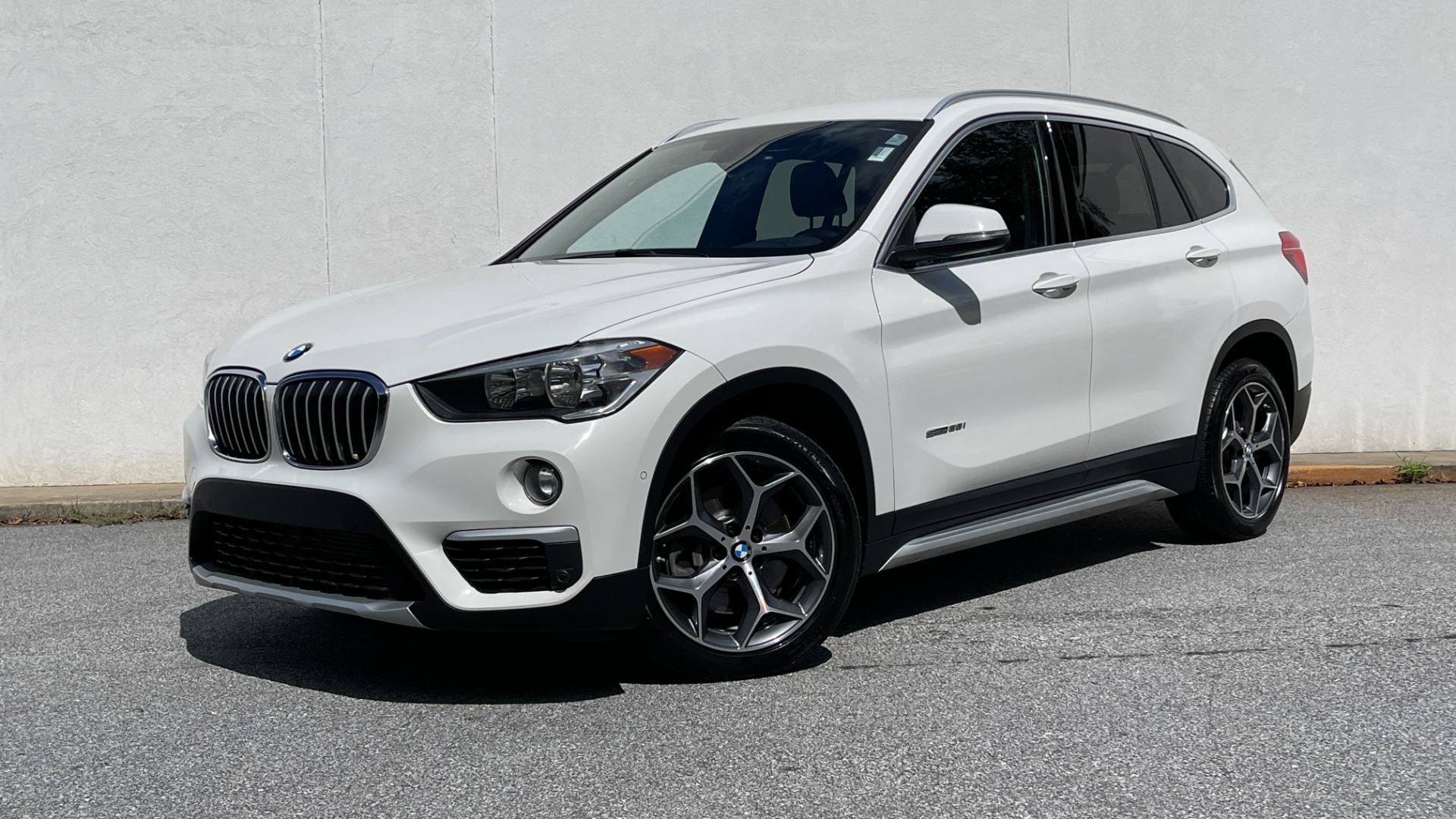 Used 2018 BMW X1 sDrive28i / PARK DISTANCE / BACKUP CAMERA / HEATED SEATS for sale $21,925 at Formula Imports in Charlotte NC 28227 39