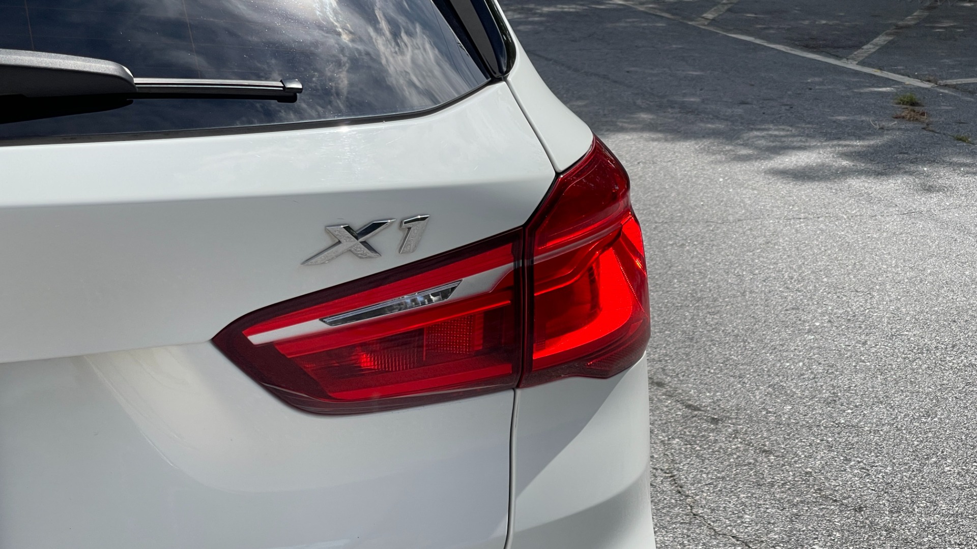 Used 2018 BMW X1 sDrive28i / PARK DISTANCE / BACKUP CAMERA / HEATED SEATS for sale $21,925 at Formula Imports in Charlotte NC 28227 43