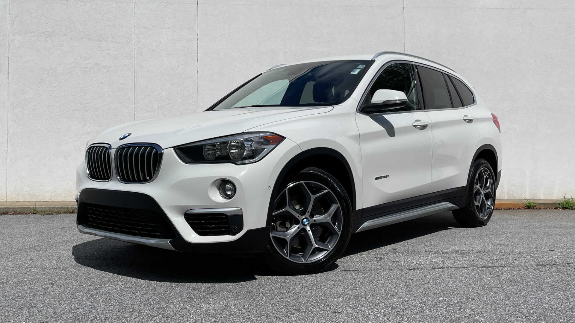 Used 2018 BMW X1 sDrive28i / PARK DISTANCE / BACKUP CAMERA / HEATED SEATS for sale $26,371 at Formula Imports in Charlotte NC 28227 5
