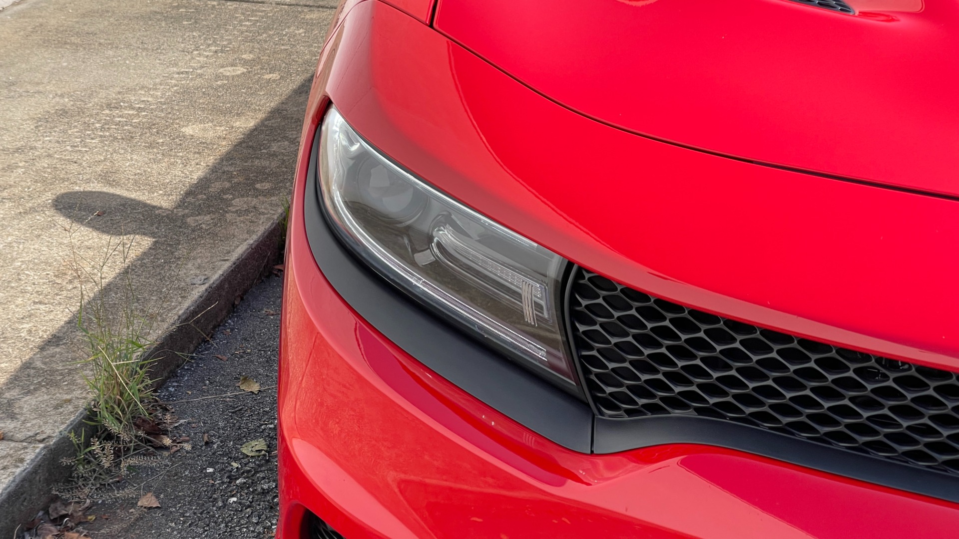 Used 2017 Dodge Charger SRT HELLCAT / HEMI SUPERCHARGED / 20IN WHEELS / SUNROOF / RED SEAT BELTS for sale $63,750 at Formula Imports in Charlotte NC 28227 24