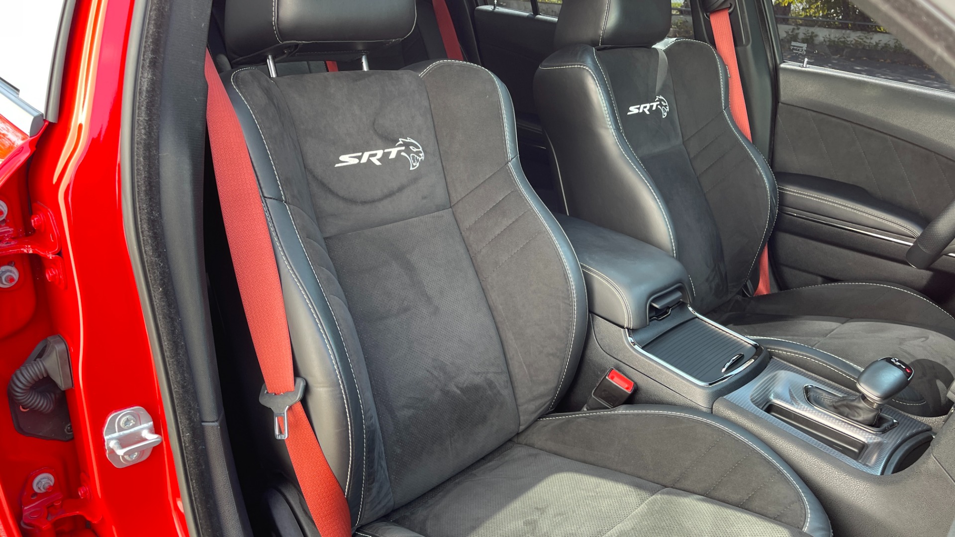 Used 2017 Dodge Charger SRT HELLCAT / HEMI SUPERCHARGED / 20IN WHEELS / SUNROOF / RED SEAT BELTS for sale $63,750 at Formula Imports in Charlotte NC 28227 34
