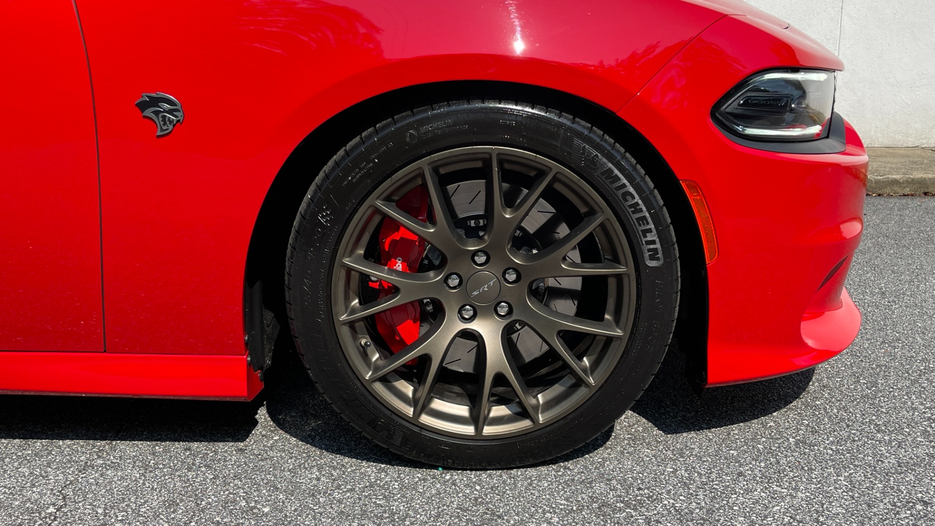 Used 2017 Dodge Charger SRT HELLCAT / HEMI SUPERCHARGED / 20IN WHEELS / SUNROOF / RED SEAT BELTS for sale $63,750 at Formula Imports in Charlotte NC 28227 44