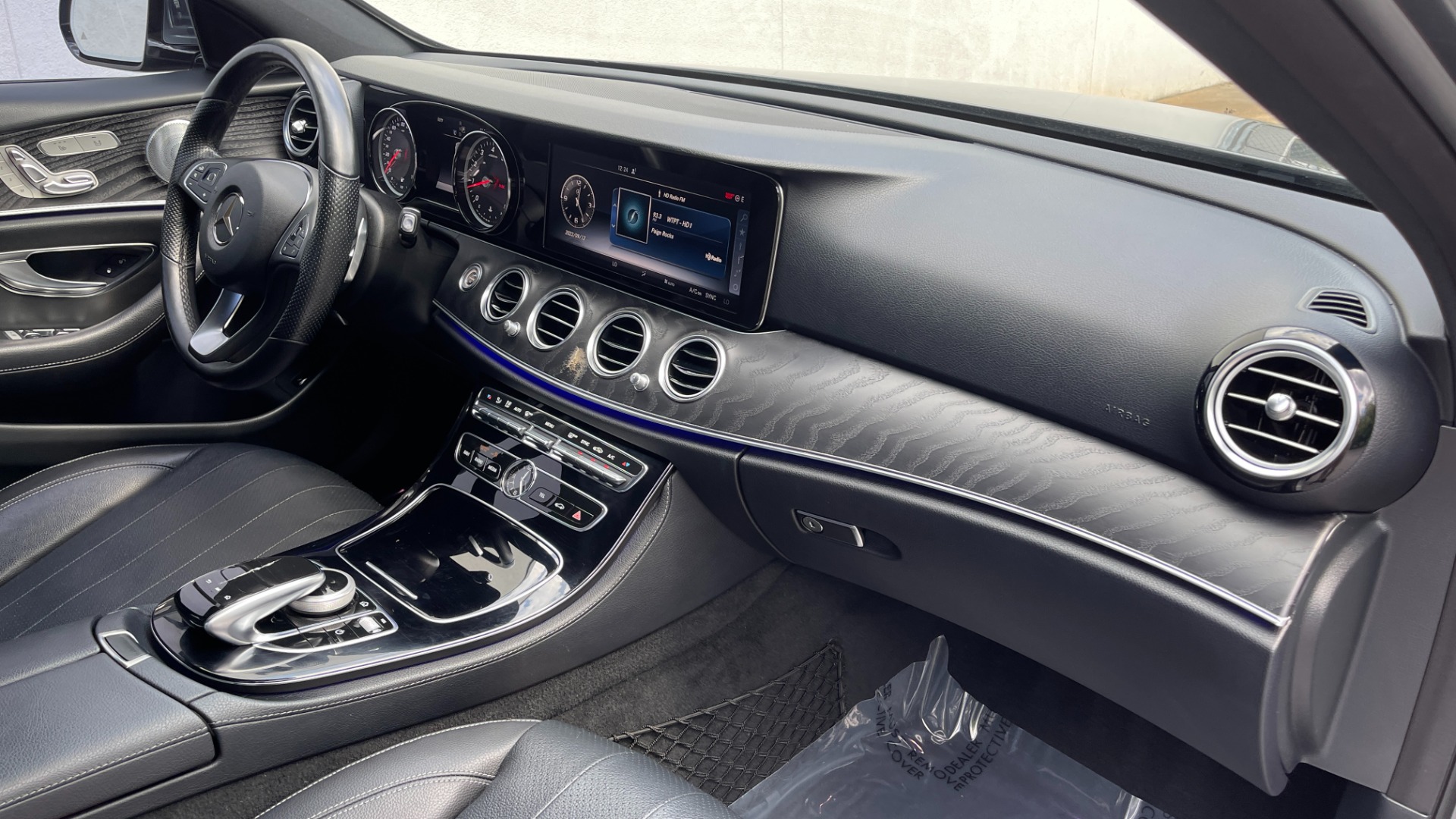 Used 2017 Mercedes-Benz E-Class E300 LUXURY / UPGRADED WHEELS / SPORT WHEEL / PREMIUM 1 / BURMESTER AUDIO for sale Sold at Formula Imports in Charlotte NC 28227 23