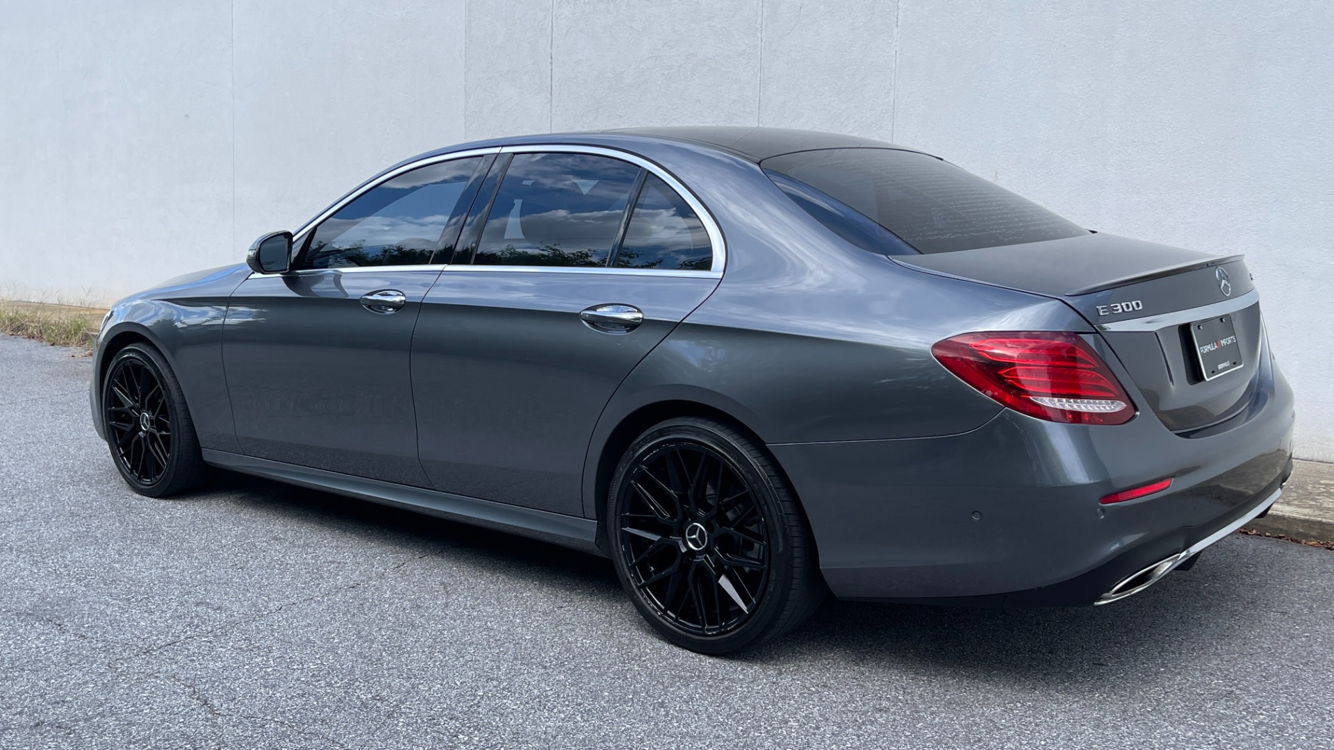 Used 2017 Mercedes-Benz E-Class E300 LUXURY / UPGRADED WHEELS / SPORT WHEEL / PREMIUM 1 / BURMESTER AUDIO for sale Sold at Formula Imports in Charlotte NC 28227 4