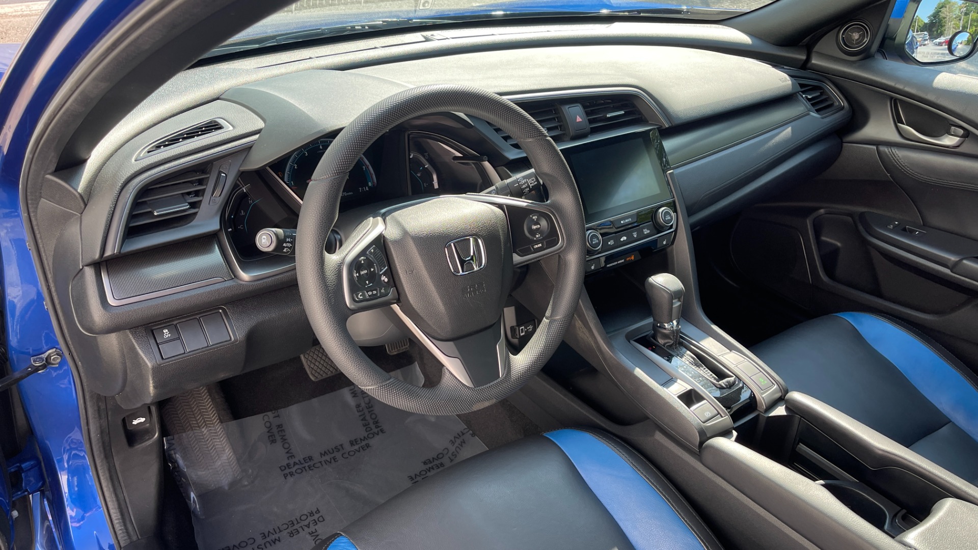Used 2018 Honda Civic Hatchback EX / LEATHER / BACKUP CAMERA / ALLOY WHEELS for sale Sold at Formula Imports in Charlotte NC 28227 11