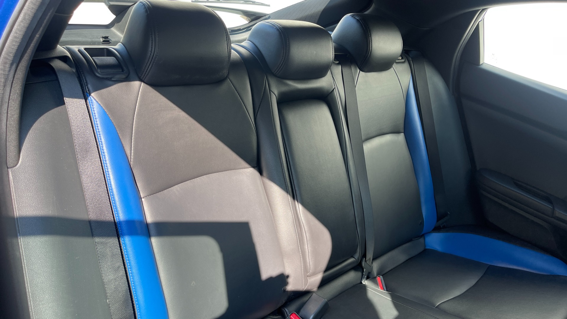 Used 2018 Honda Civic Hatchback EX / LEATHER / BACKUP CAMERA / ALLOY WHEELS for sale Sold at Formula Imports in Charlotte NC 28227 14