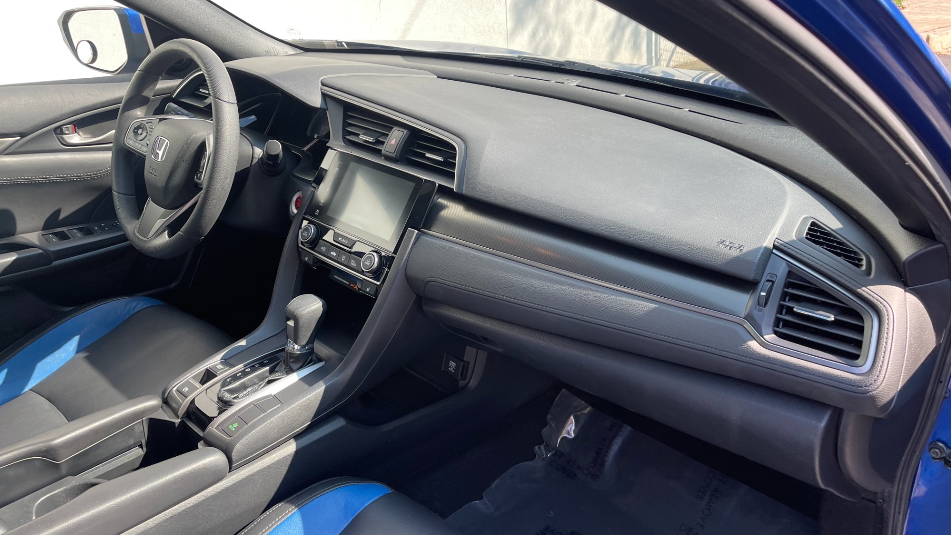 Used 2018 Honda Civic Hatchback EX / LEATHER / BACKUP CAMERA / ALLOY WHEELS for sale Sold at Formula Imports in Charlotte NC 28227 15