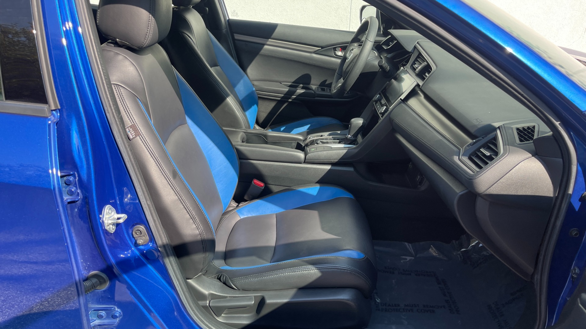 Used 2018 Honda Civic Hatchback EX / LEATHER / BACKUP CAMERA / ALLOY WHEELS for sale Sold at Formula Imports in Charlotte NC 28227 16