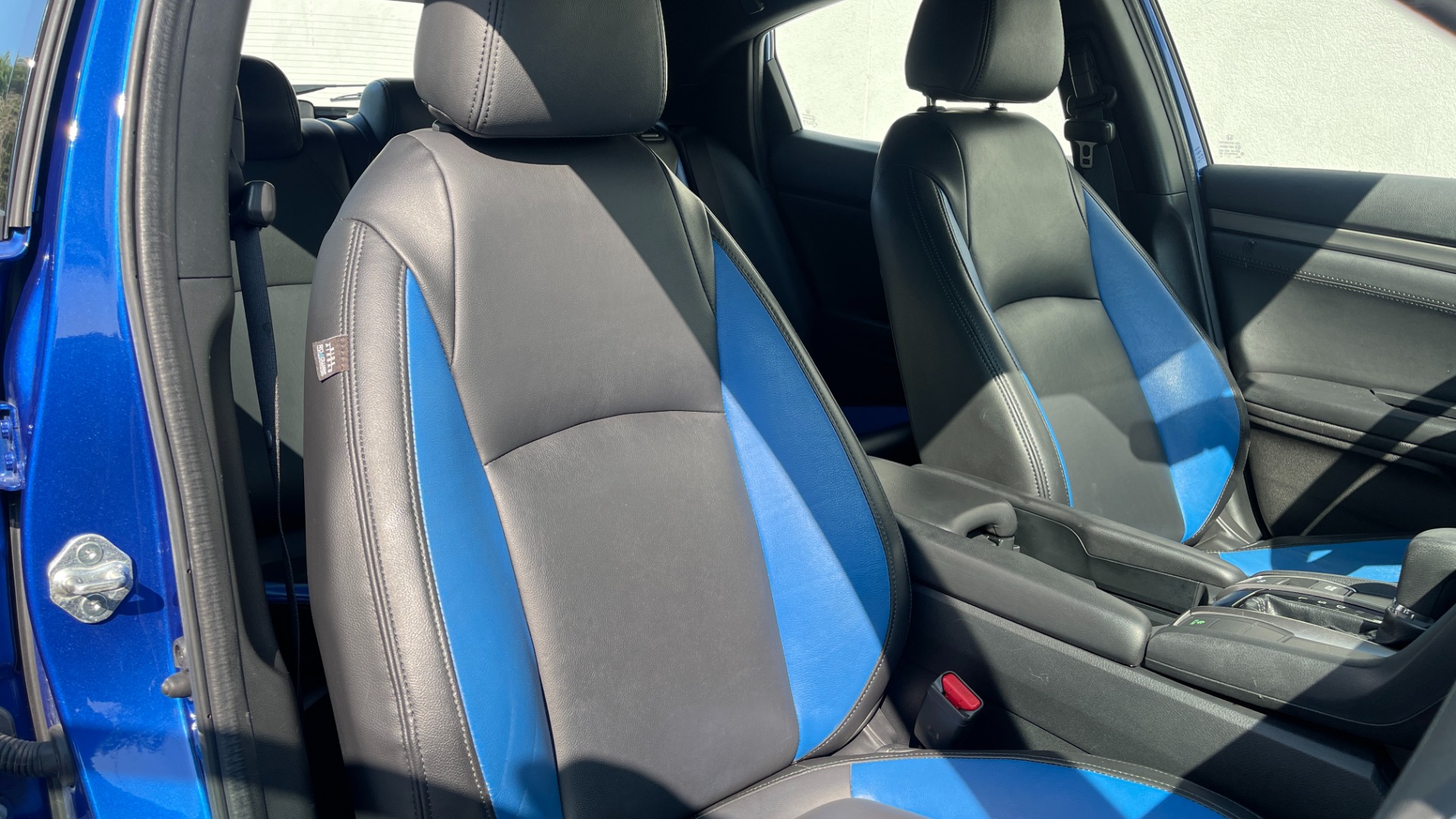 Used 2018 Honda Civic Hatchback EX / LEATHER / BACKUP CAMERA / ALLOY WHEELS for sale Sold at Formula Imports in Charlotte NC 28227 17