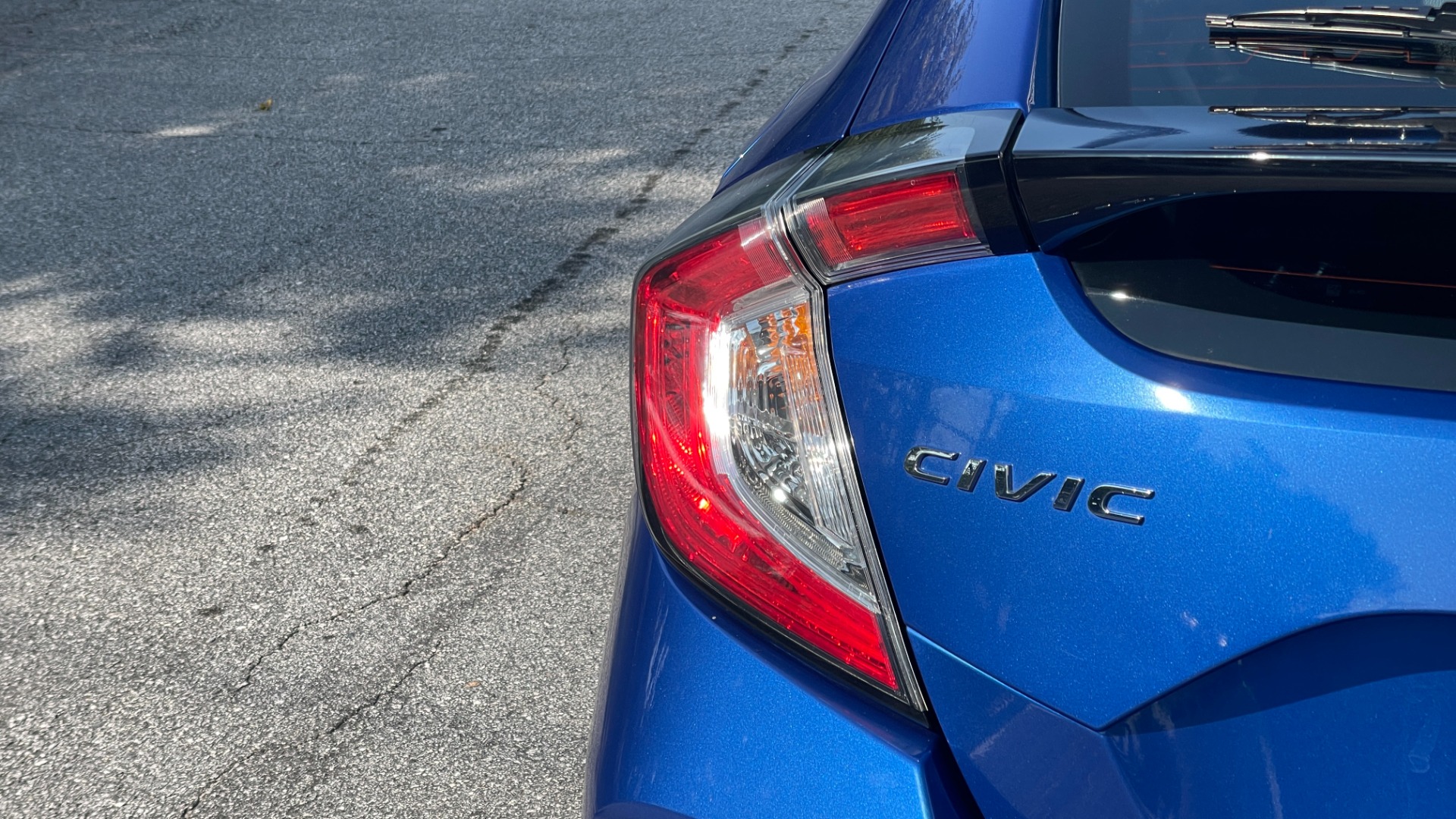 Used 2018 Honda Civic Hatchback EX / LEATHER / BACKUP CAMERA / ALLOY WHEELS for sale Sold at Formula Imports in Charlotte NC 28227 18