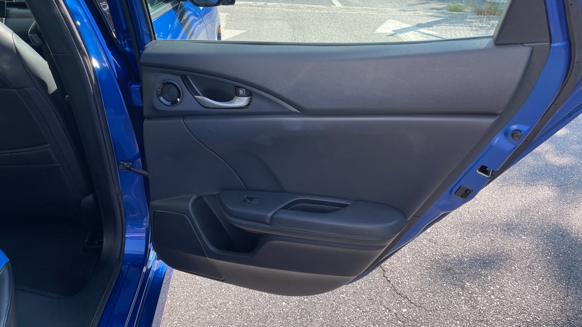 Used 2018 Honda Civic Hatchback EX / LEATHER / BACKUP CAMERA / ALLOY WHEELS for sale Sold at Formula Imports in Charlotte NC 28227 28