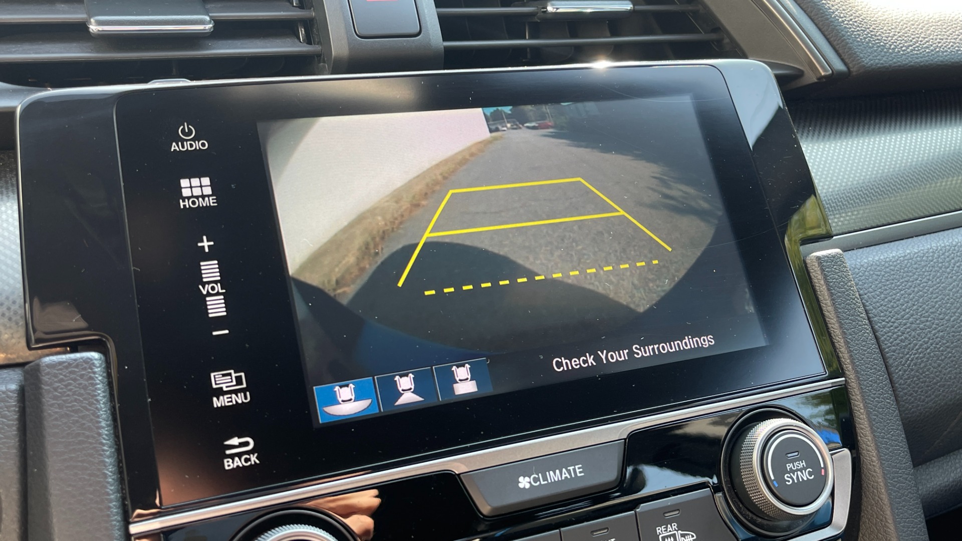 Used 2018 Honda Civic Hatchback EX / LEATHER / BACKUP CAMERA / ALLOY WHEELS for sale $26,495 at Formula Imports in Charlotte NC 28227 34