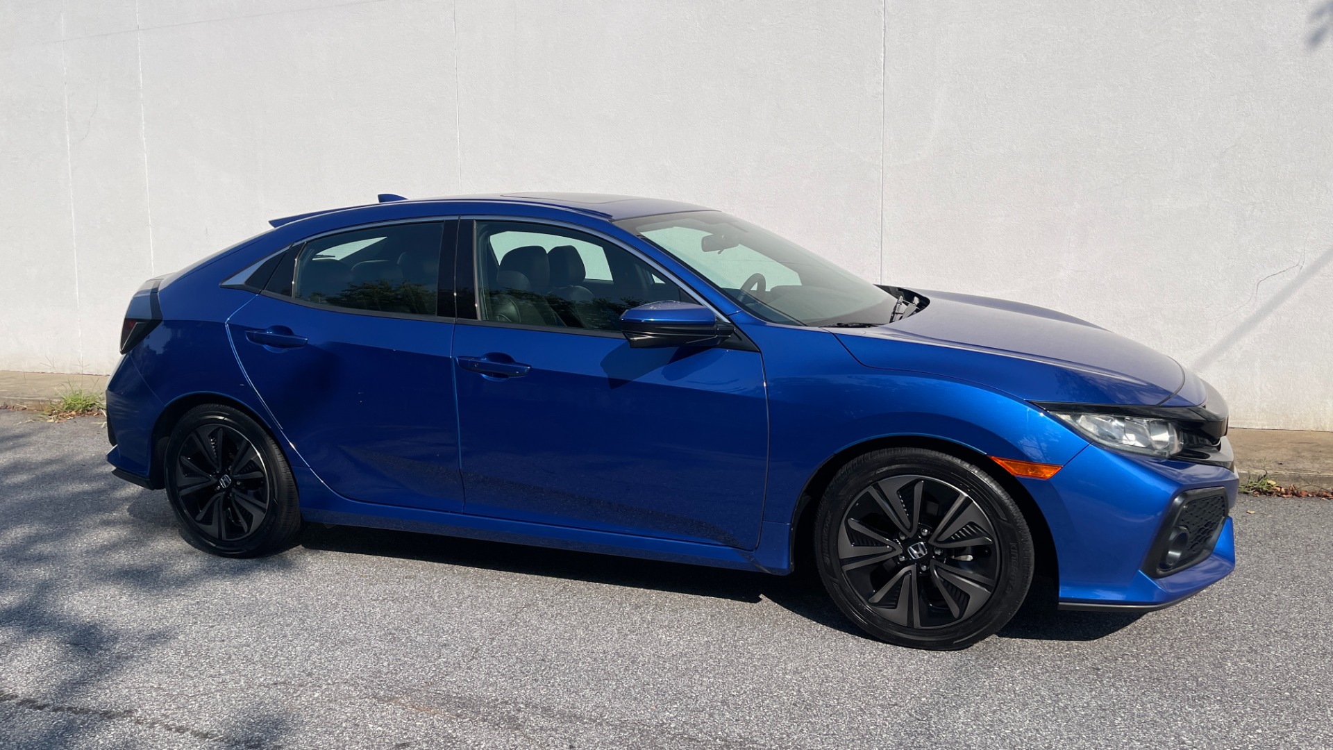 Used 2018 Honda Civic Hatchback EX / LEATHER / BACKUP CAMERA / ALLOY WHEELS for sale Sold at Formula Imports in Charlotte NC 28227 5