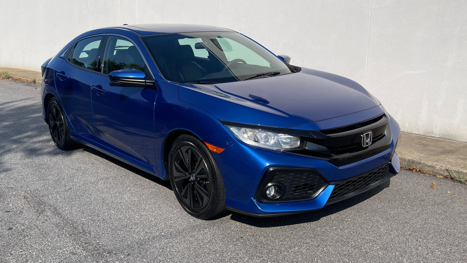 Used 2018 Honda Civic Hatchback EX / LEATHER / BACKUP CAMERA / ALLOY WHEELS for sale Sold at Formula Imports in Charlotte NC 28227 6