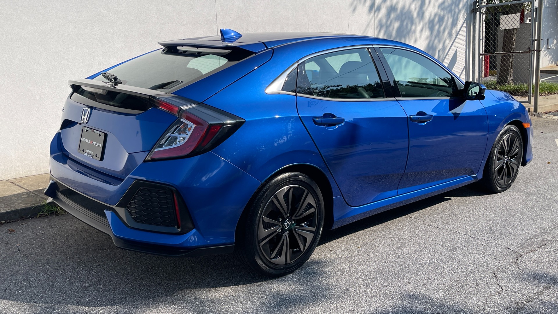 Used 2018 Honda Civic Hatchback EX / LEATHER / BACKUP CAMERA / ALLOY WHEELS for sale Sold at Formula Imports in Charlotte NC 28227 7