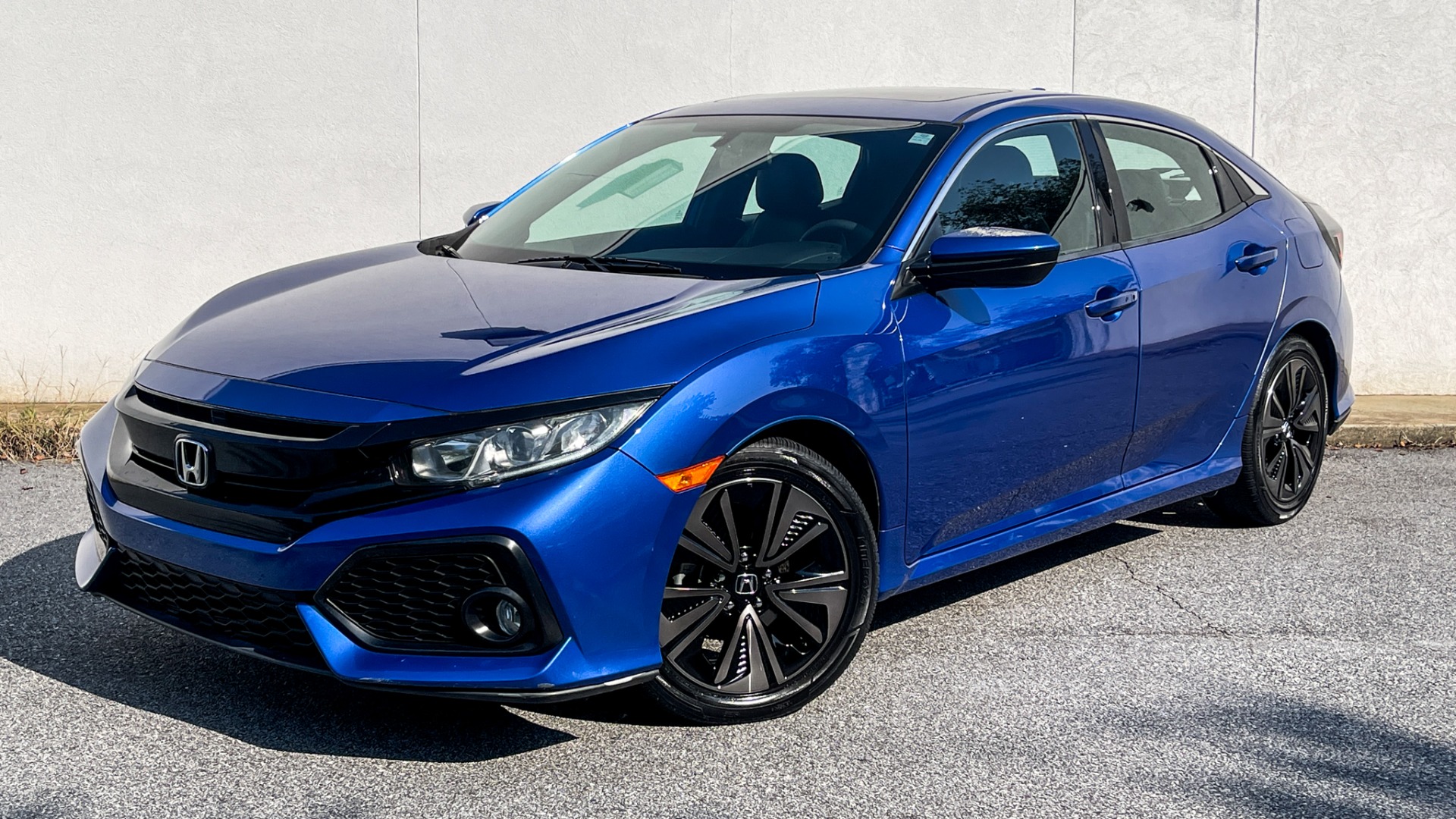 Used 2018 Honda Civic Hatchback EX / LEATHER / BACKUP CAMERA / ALLOY WHEELS for sale Sold at Formula Imports in Charlotte NC 28227 1