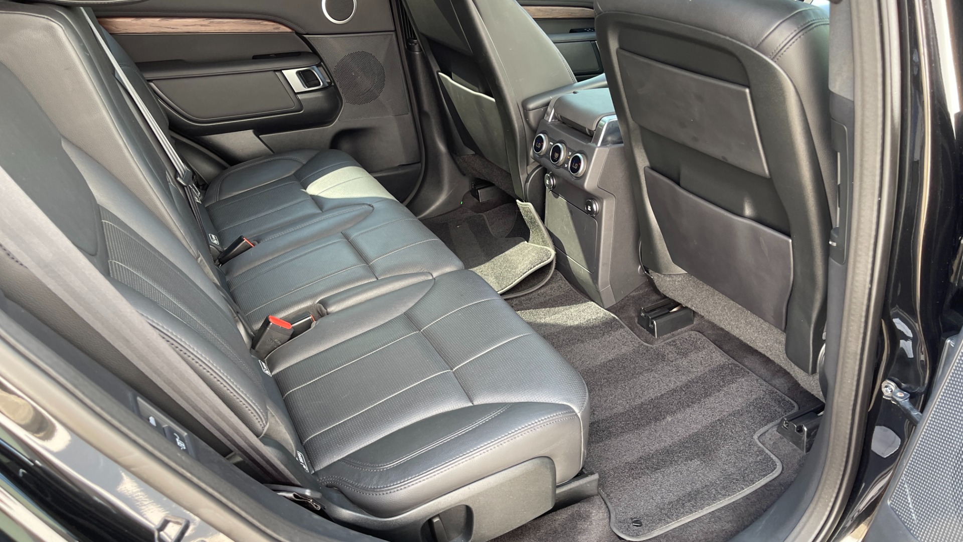 Used 2019 Land Rover Discovery HSE / SEVEN SEAT / DYNAMIC PACKAGE / 21IN WHEELS / REMOTE SEAT PACKAGE for sale Sold at Formula Imports in Charlotte NC 28227 12