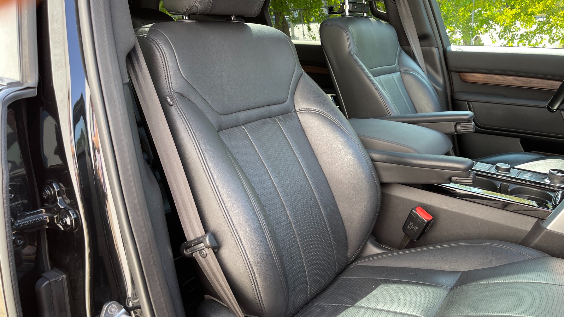Used 2019 Land Rover Discovery HSE / SEVEN SEAT / DYNAMIC PACKAGE / 21IN WHEELS / REMOTE SEAT PACKAGE for sale $36,500 at Formula Imports in Charlotte NC 28227 16