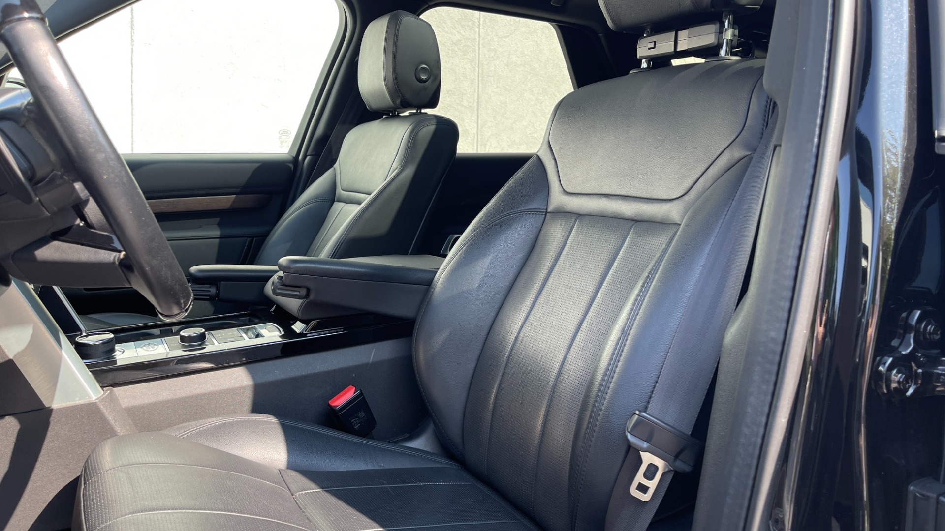 Used 2019 Land Rover Discovery HSE / SEVEN SEAT / DYNAMIC PACKAGE / 21IN WHEELS / REMOTE SEAT PACKAGE for sale $36,500 at Formula Imports in Charlotte NC 28227 17