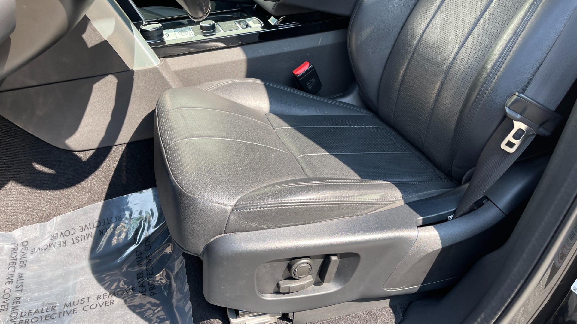 Used 2019 Land Rover Discovery HSE / SEVEN SEAT / DYNAMIC PACKAGE / 21IN WHEELS / REMOTE SEAT PACKAGE for sale Sold at Formula Imports in Charlotte NC 28227 19