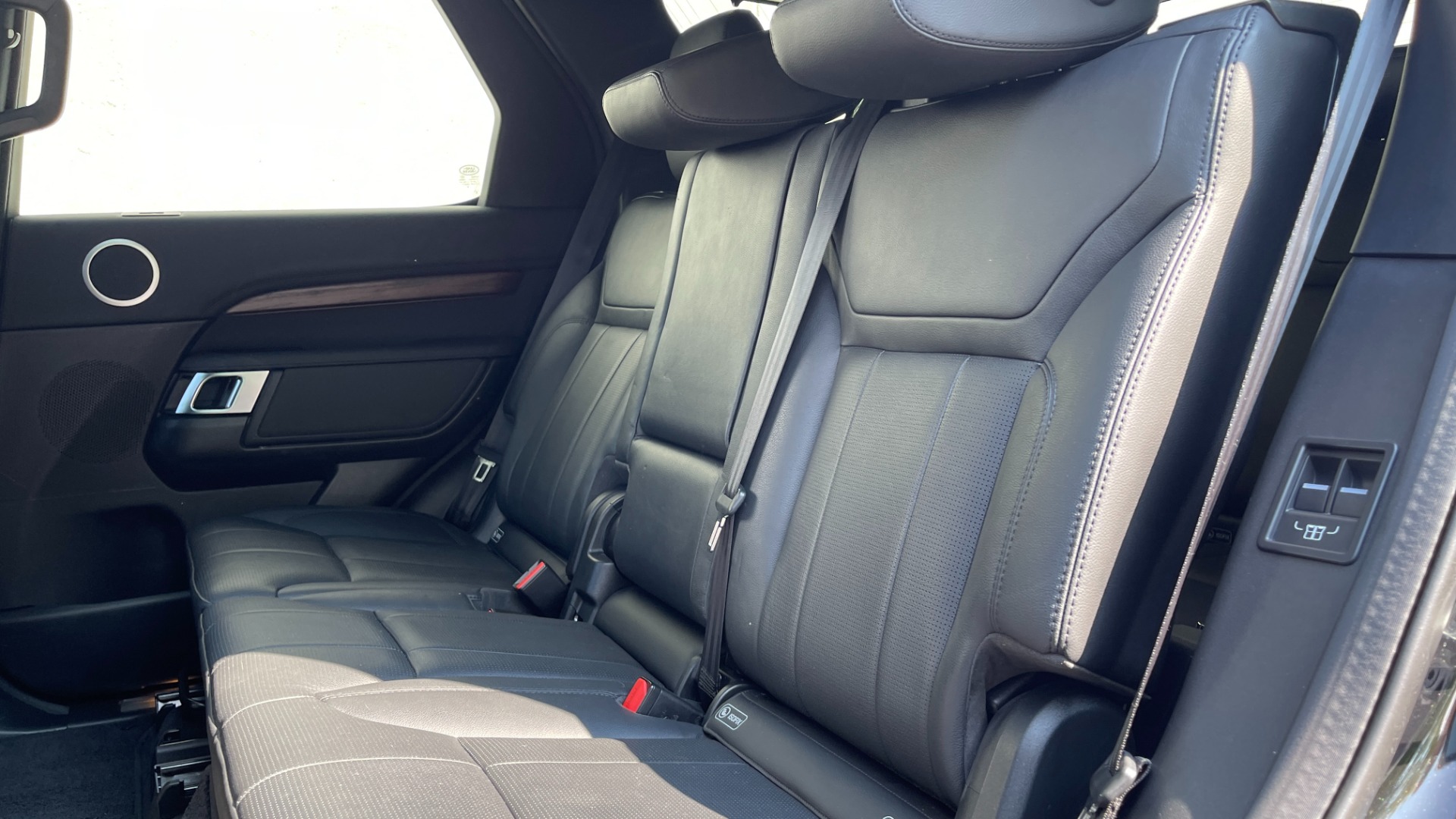 Used 2019 Land Rover Discovery HSE / SEVEN SEAT / DYNAMIC PACKAGE / 21IN WHEELS / REMOTE SEAT PACKAGE for sale Sold at Formula Imports in Charlotte NC 28227 22