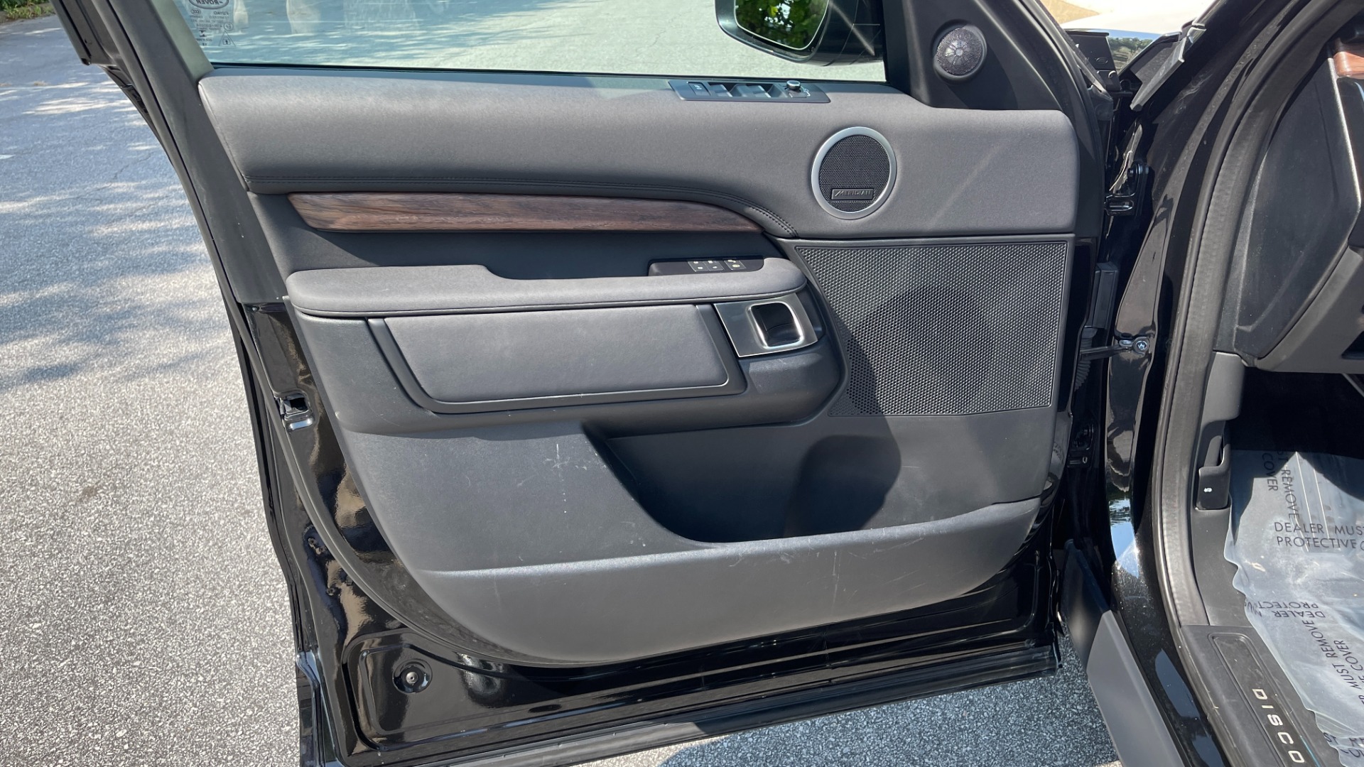 Used 2019 Land Rover Discovery HSE / SEVEN SEAT / DYNAMIC PACKAGE / 21IN WHEELS / REMOTE SEAT PACKAGE for sale $36,500 at Formula Imports in Charlotte NC 28227 34