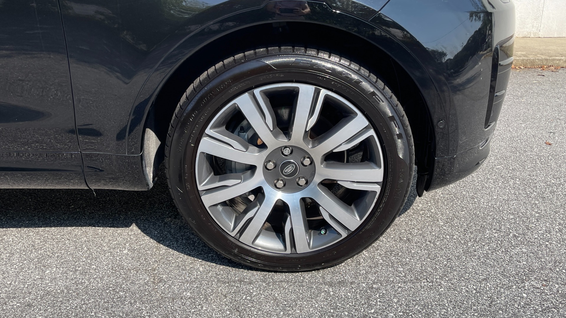 Used 2019 Land Rover Discovery HSE / SEVEN SEAT / DYNAMIC PACKAGE / 21IN WHEELS / REMOTE SEAT PACKAGE for sale $36,500 at Formula Imports in Charlotte NC 28227 39