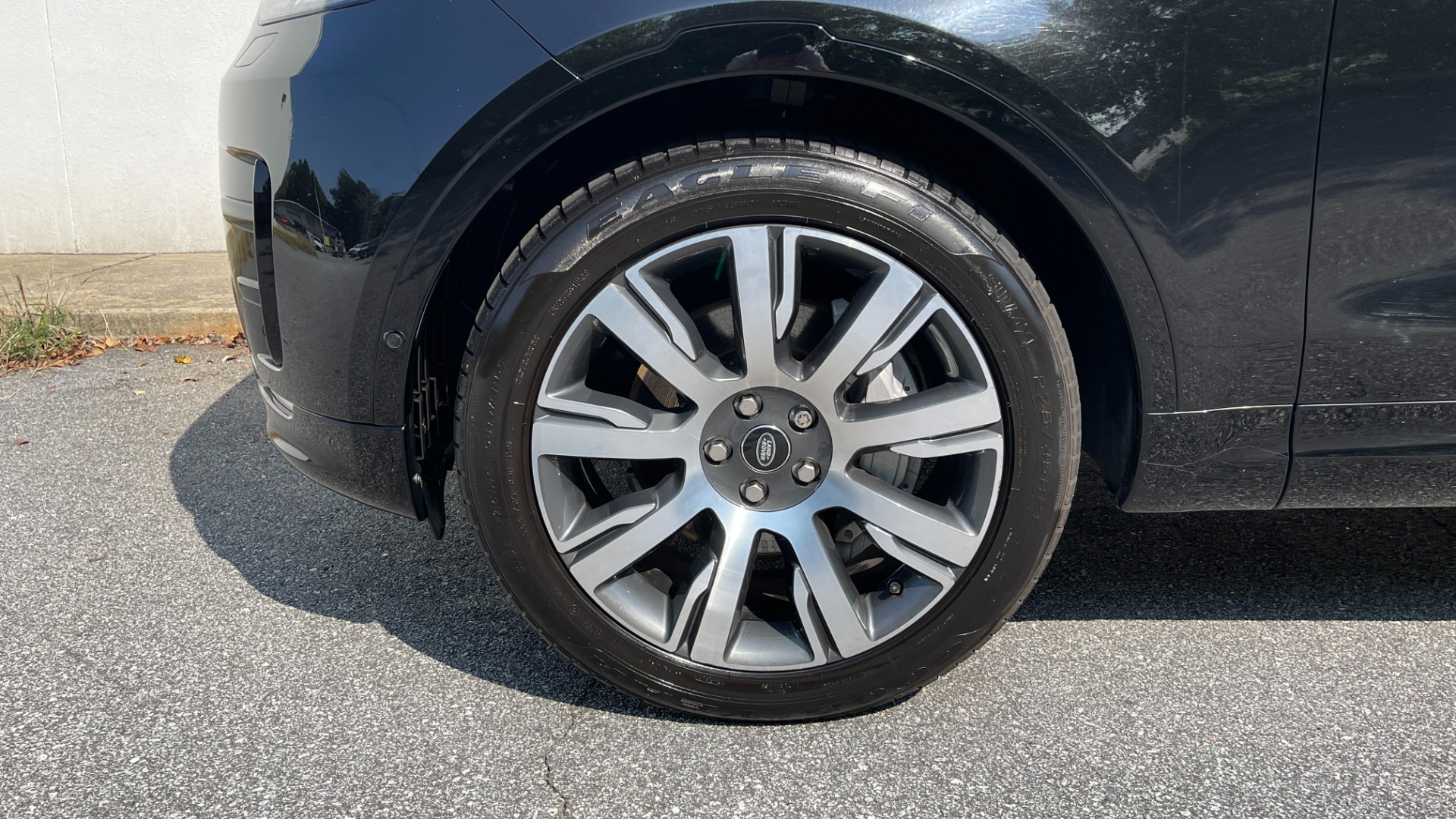Used 2019 Land Rover Discovery HSE / SEVEN SEAT / DYNAMIC PACKAGE / 21IN WHEELS / REMOTE SEAT PACKAGE for sale $36,500 at Formula Imports in Charlotte NC 28227 41