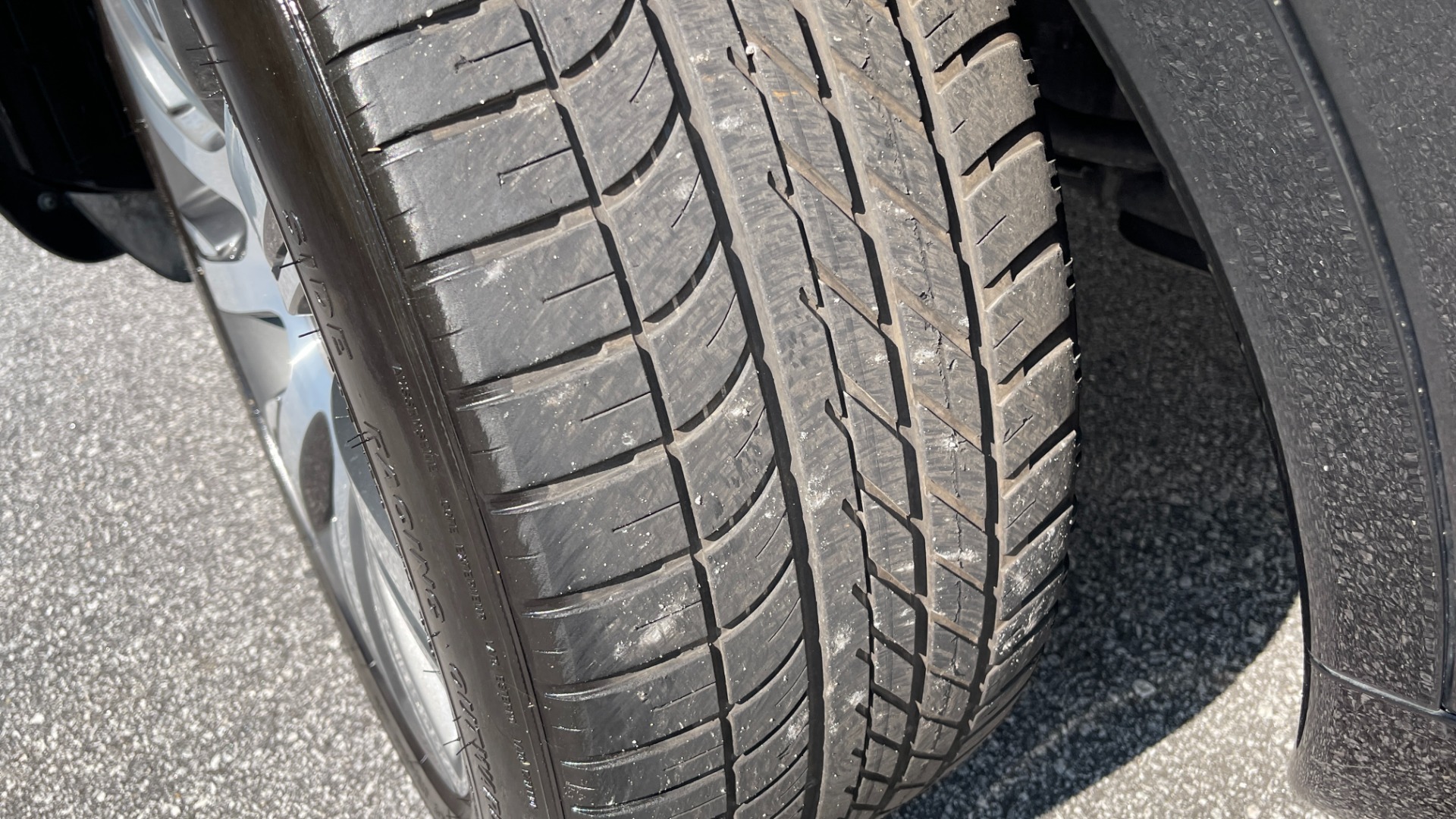 Used 2019 Land Rover Discovery HSE / SEVEN SEAT / DYNAMIC PACKAGE / 21IN WHEELS / REMOTE SEAT PACKAGE for sale Sold at Formula Imports in Charlotte NC 28227 43