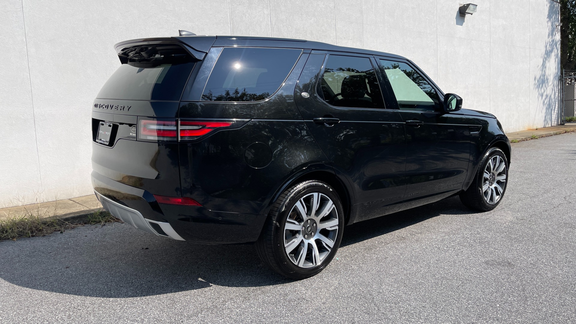Used 2019 Land Rover Discovery HSE / SEVEN SEAT / DYNAMIC PACKAGE / 21IN WHEELS / REMOTE SEAT PACKAGE for sale Sold at Formula Imports in Charlotte NC 28227 6