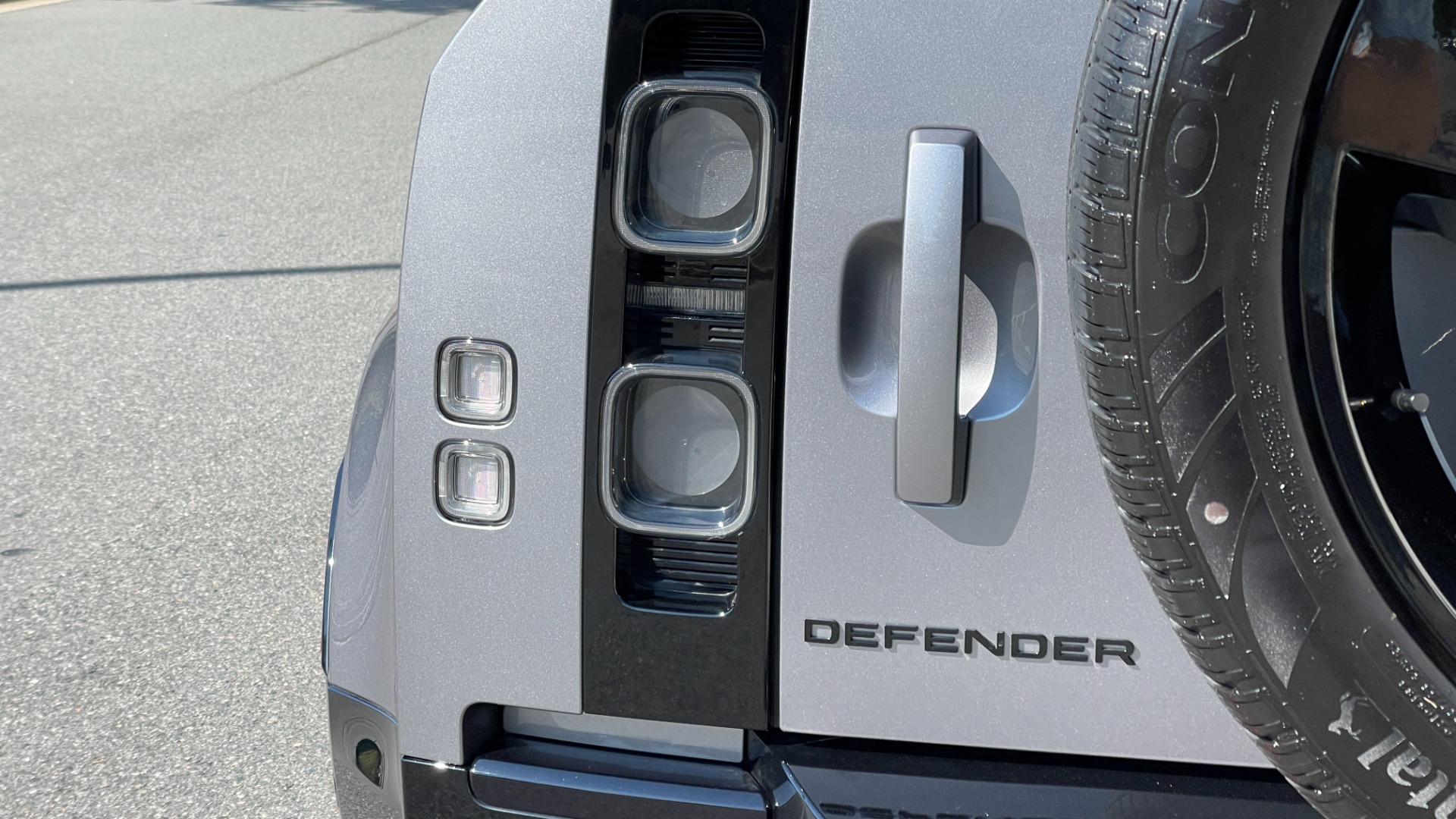Used 2023 Land Rover Defender X / BLACK EXTERIOR PACKAGE / 22IN WHEELS / HITCH / LEATHER for sale Sold at Formula Imports in Charlotte NC 28227 35