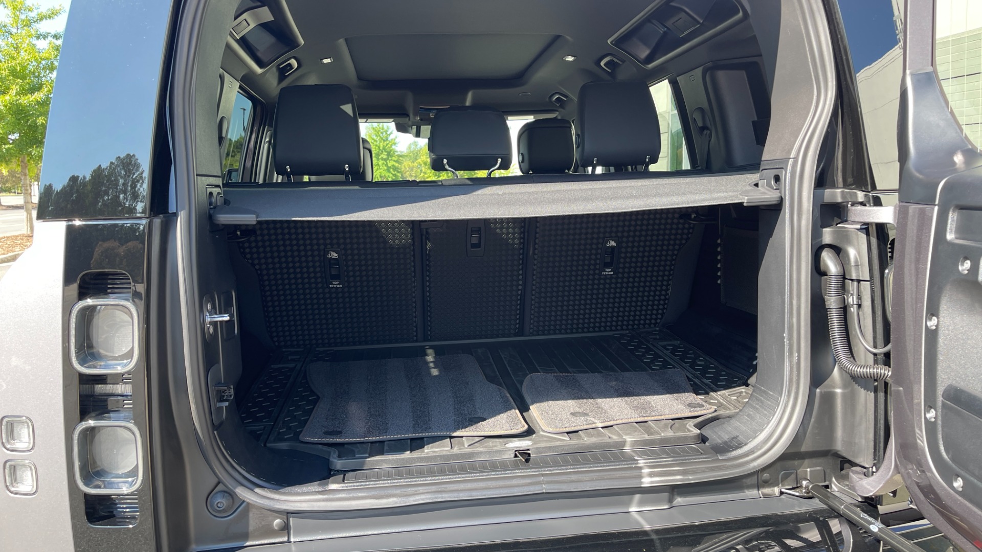 Used 2023 Land Rover Defender X / BLACK EXTERIOR PACKAGE / 22IN WHEELS / HITCH / LEATHER for sale Sold at Formula Imports in Charlotte NC 28227 38