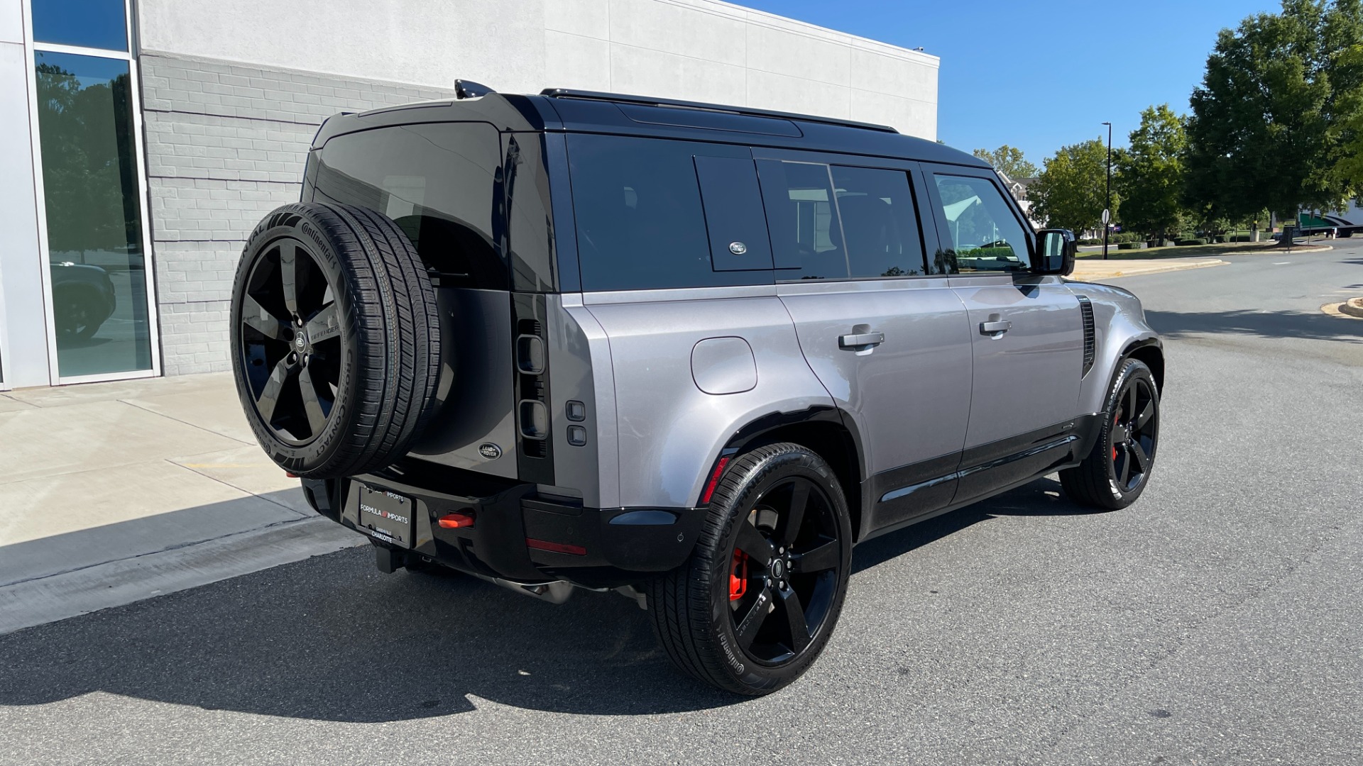 Used 2023 Land Rover Defender X / BLACK EXTERIOR PACKAGE / 22IN WHEELS / HITCH / LEATHER for sale $114,999 at Formula Imports in Charlotte NC 28227 4