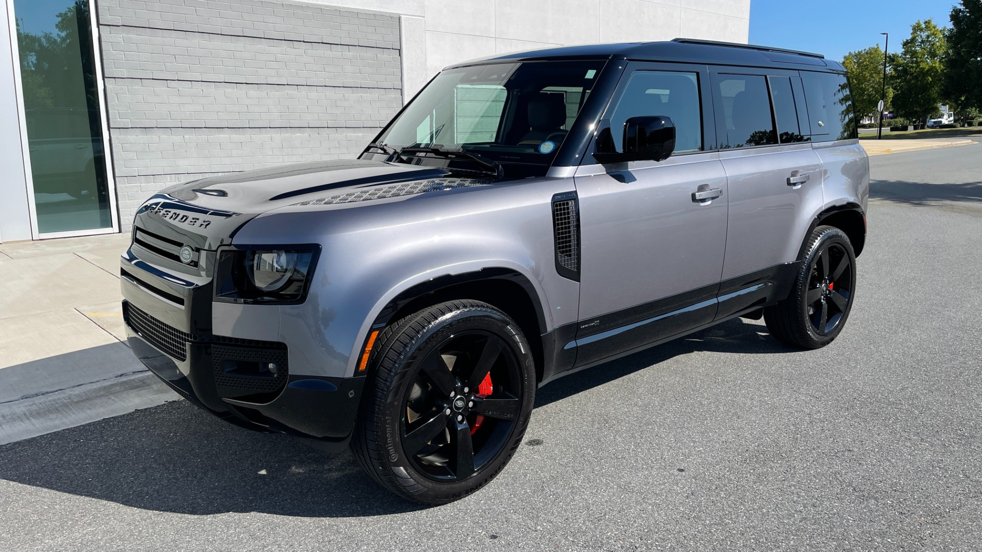 Used 2023 Land Rover Defender X / BLACK EXTERIOR PACKAGE / 22IN WHEELS / HITCH / LEATHER for sale Sold at Formula Imports in Charlotte NC 28227 5