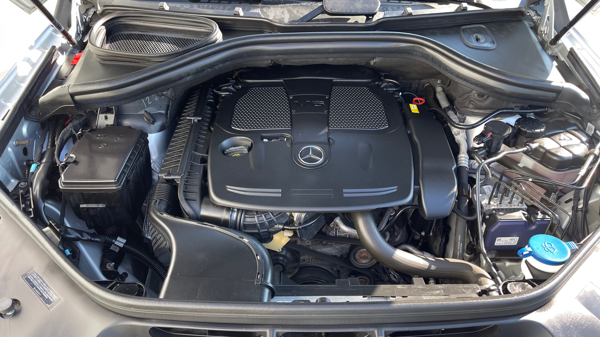 Used 2018 Mercedes-Benz GLE GLE 350 / PREMIUM / PANORAMIC SUNROOF / PREMIUM SOUND / 4MATIC for sale $34,999 at Formula Imports in Charlotte NC 28227 28