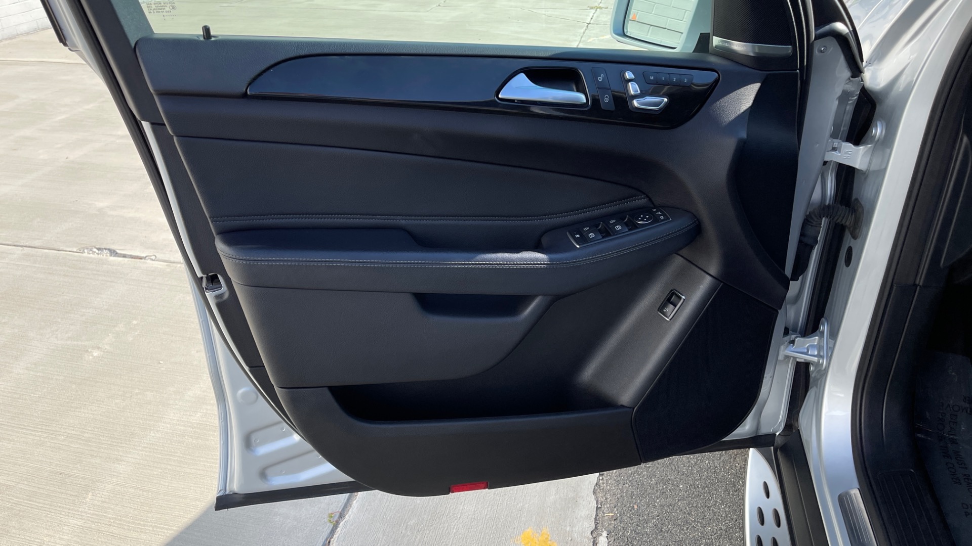 Used 2018 Mercedes-Benz GLE GLE 350 / PREMIUM / PANORAMIC SUNROOF / PREMIUM SOUND / 4MATIC for sale $34,999 at Formula Imports in Charlotte NC 28227 30